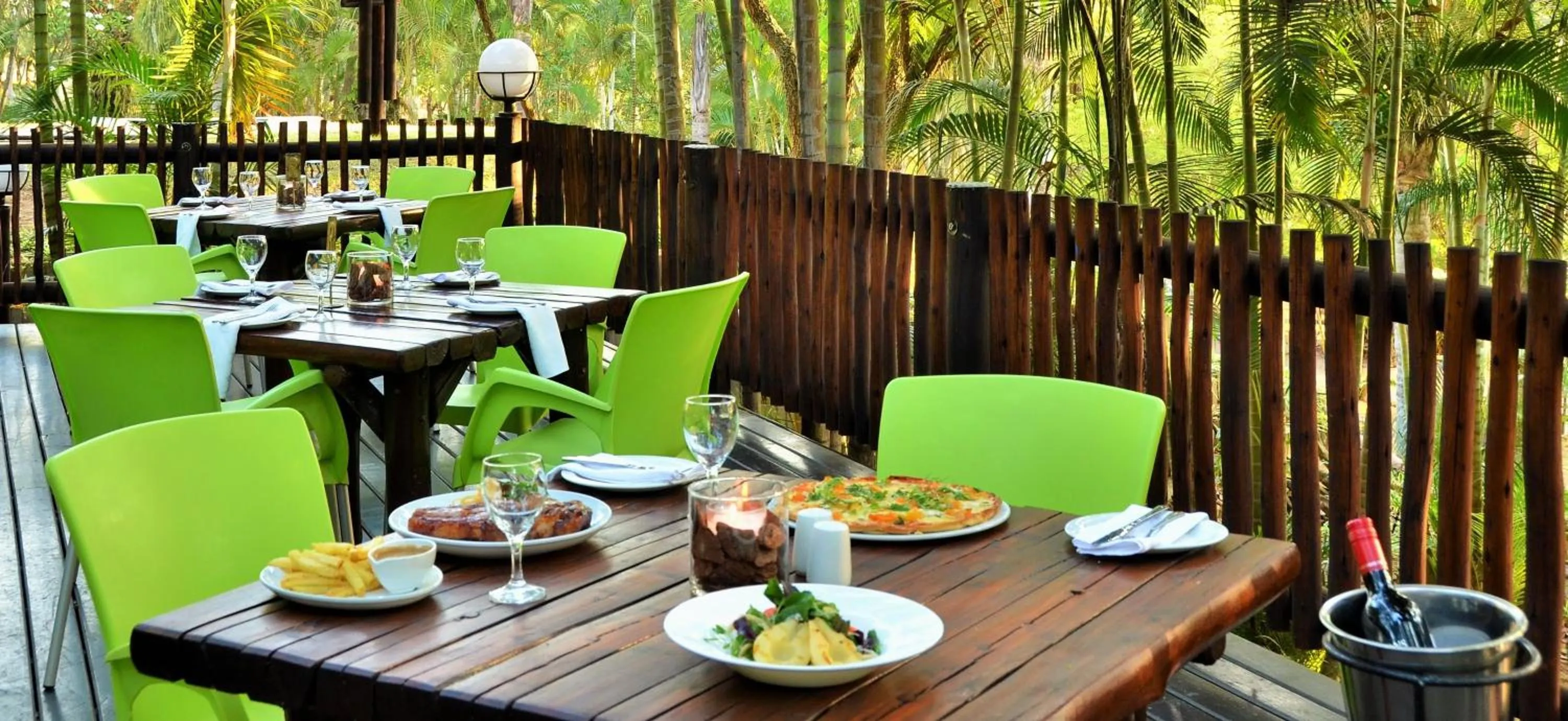 Restaurant/places to eat in eBundu Lodge