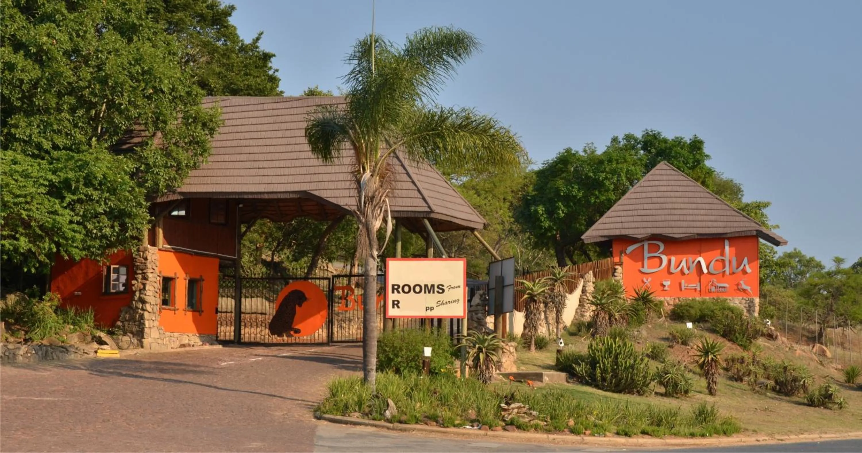 Facade/entrance in eBundu Lodge