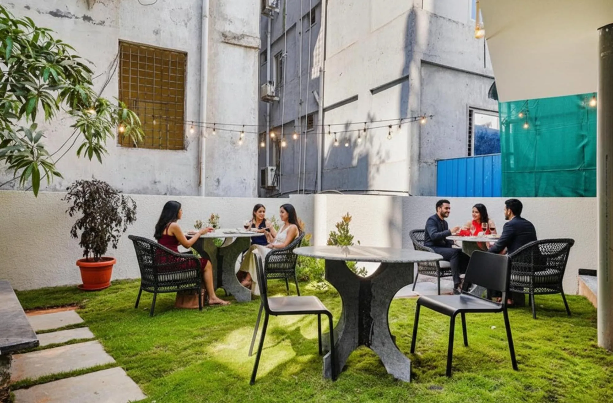 Restaurant/places to eat in FabHotel Rooms 27 - Nr Hitech City