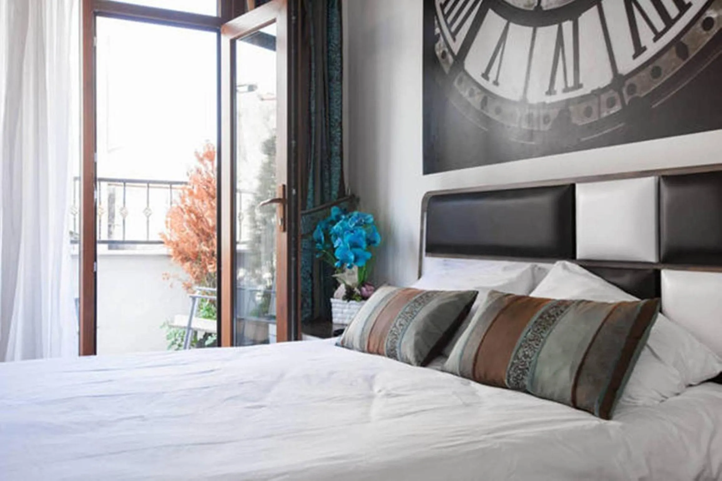 Balcony/Terrace, Bed in Balance Hotel Taksim