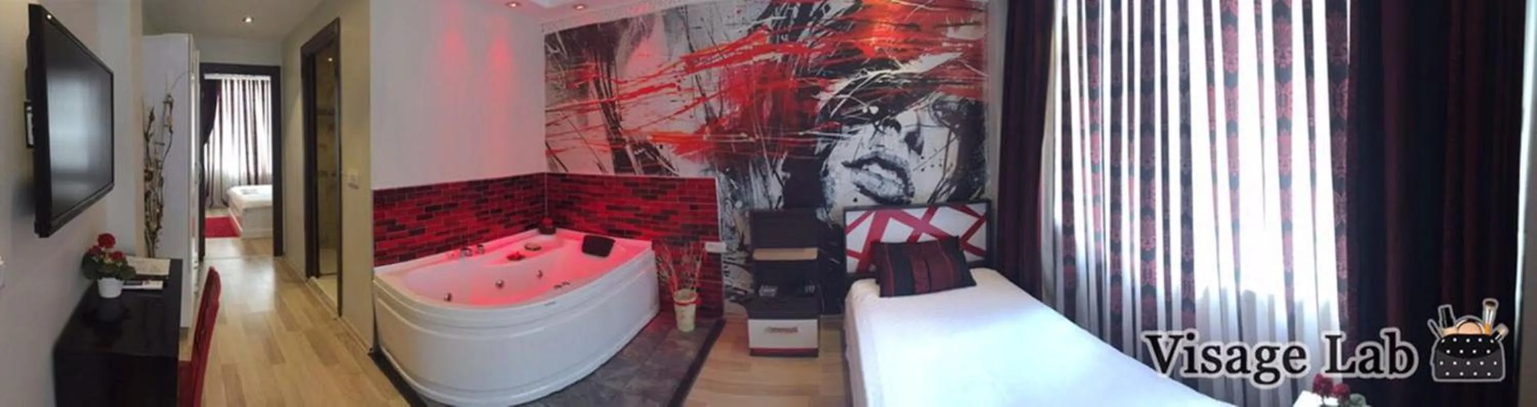 Hot Tub in Balance Hotel Taksim