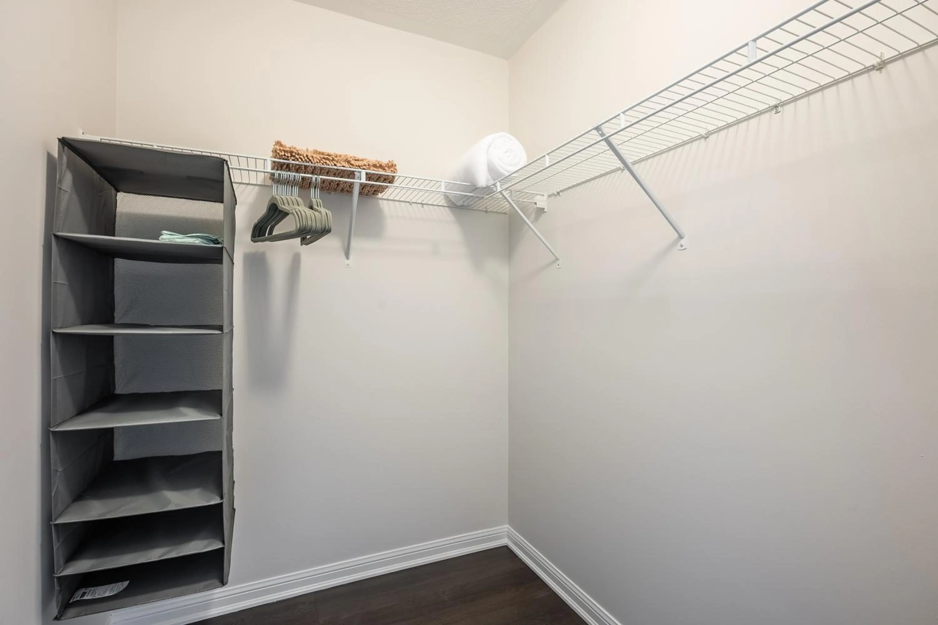 wardrobe in GLOBALSTAY Modern 3 Bedroom House in Brampton