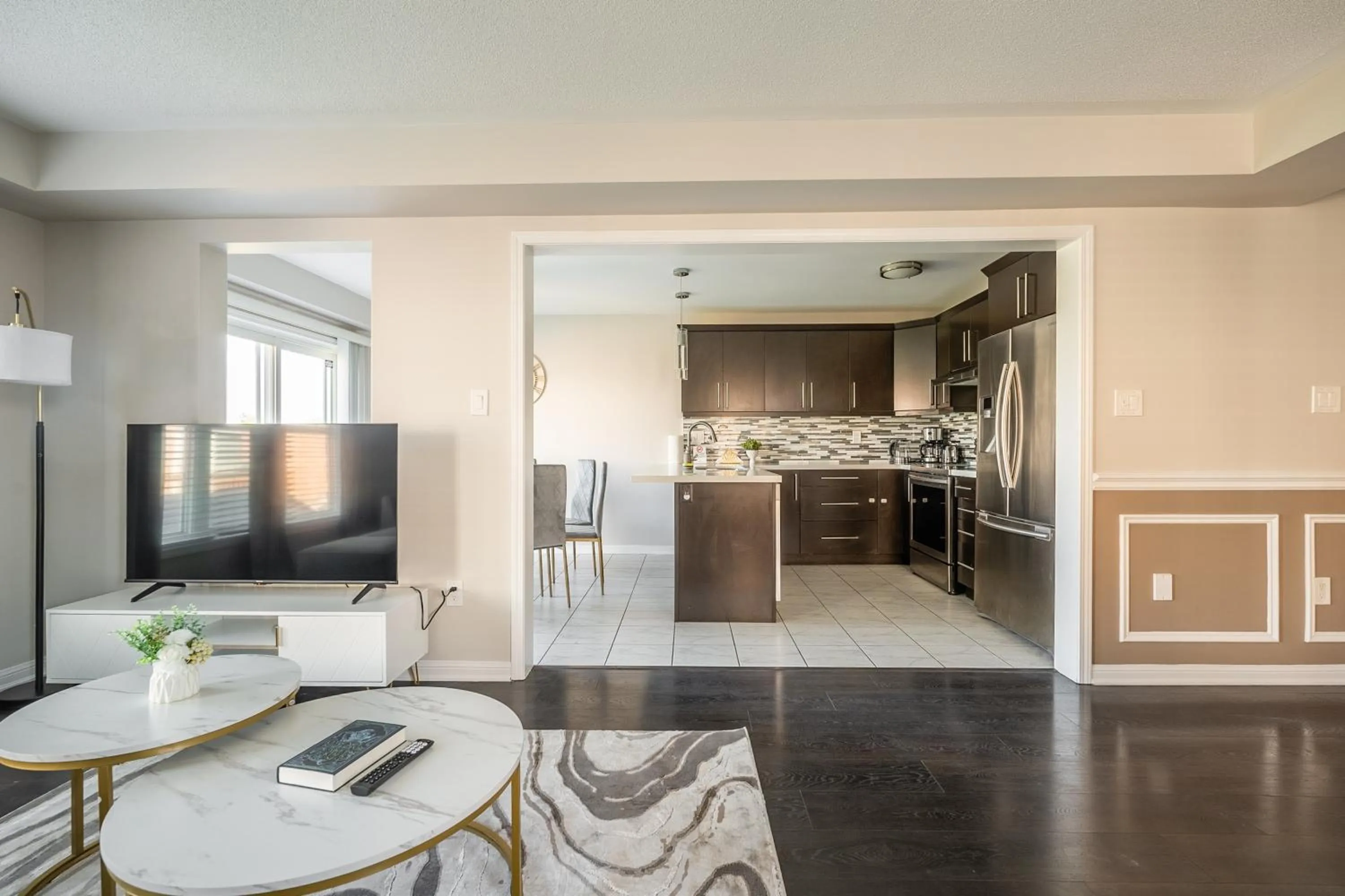 Kitchen or kitchenette in GLOBALSTAY Modern 3 Bedroom House in Brampton