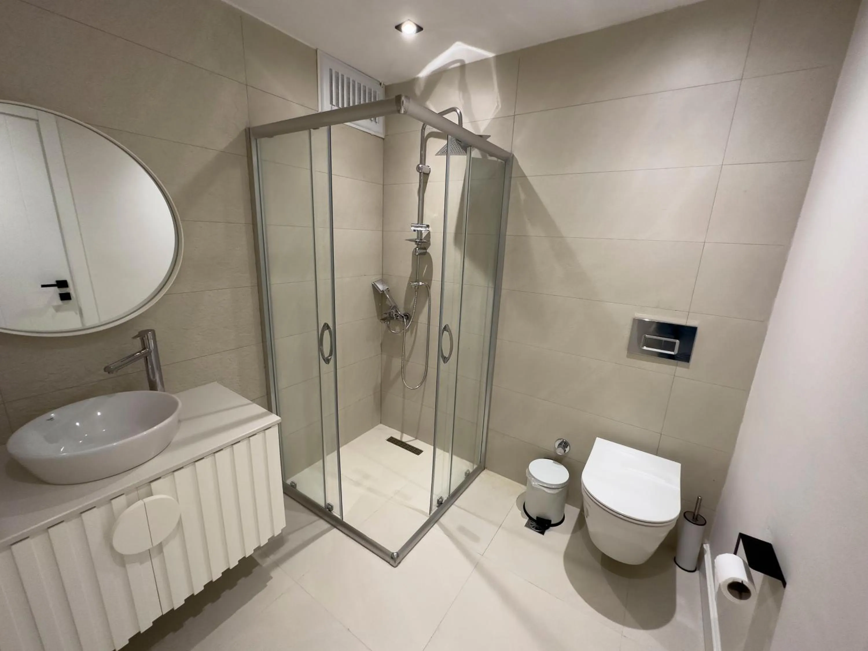 Shower in Mehmetbey Çaka