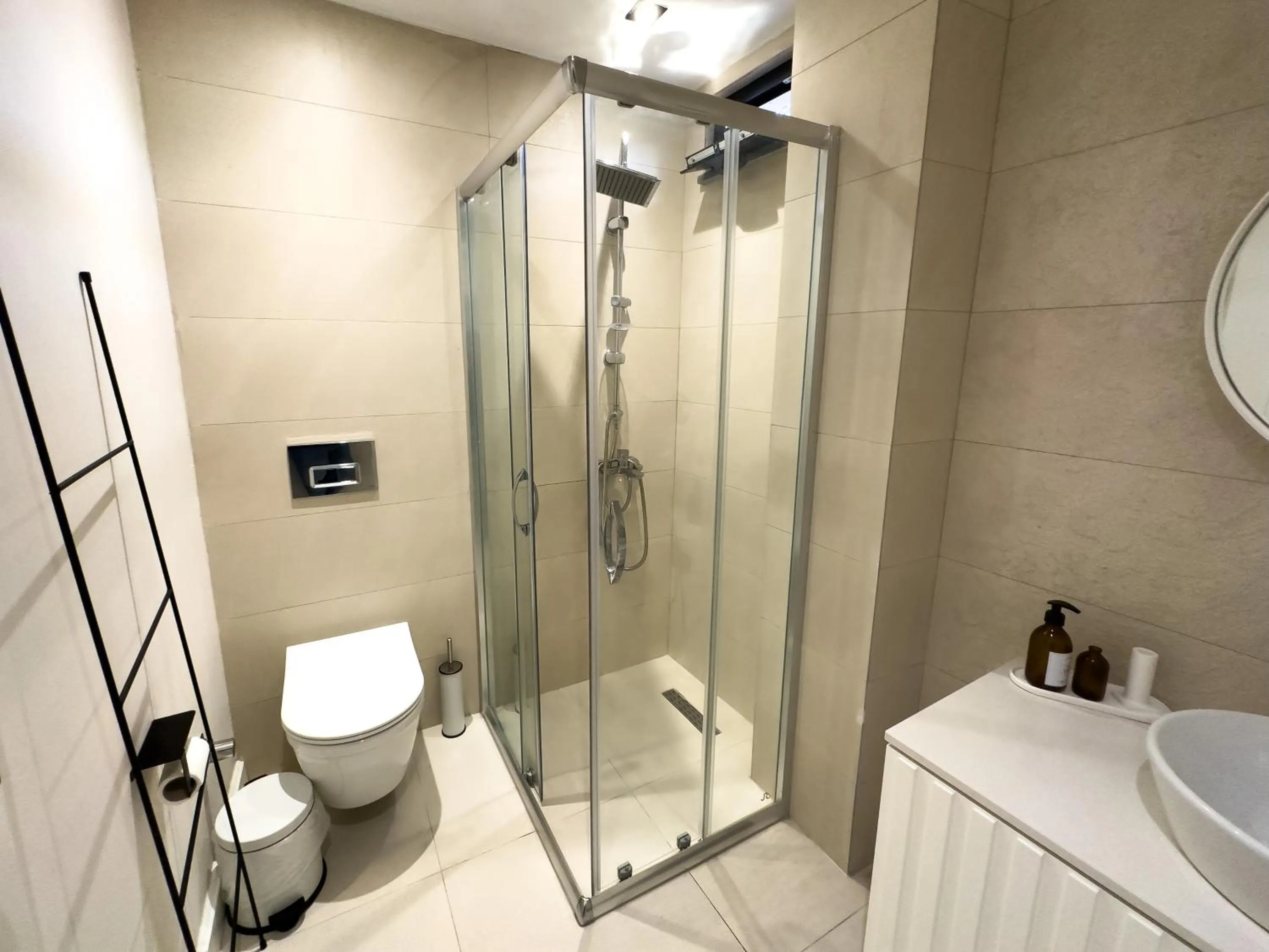 Shower in Mehmetbey Çaka