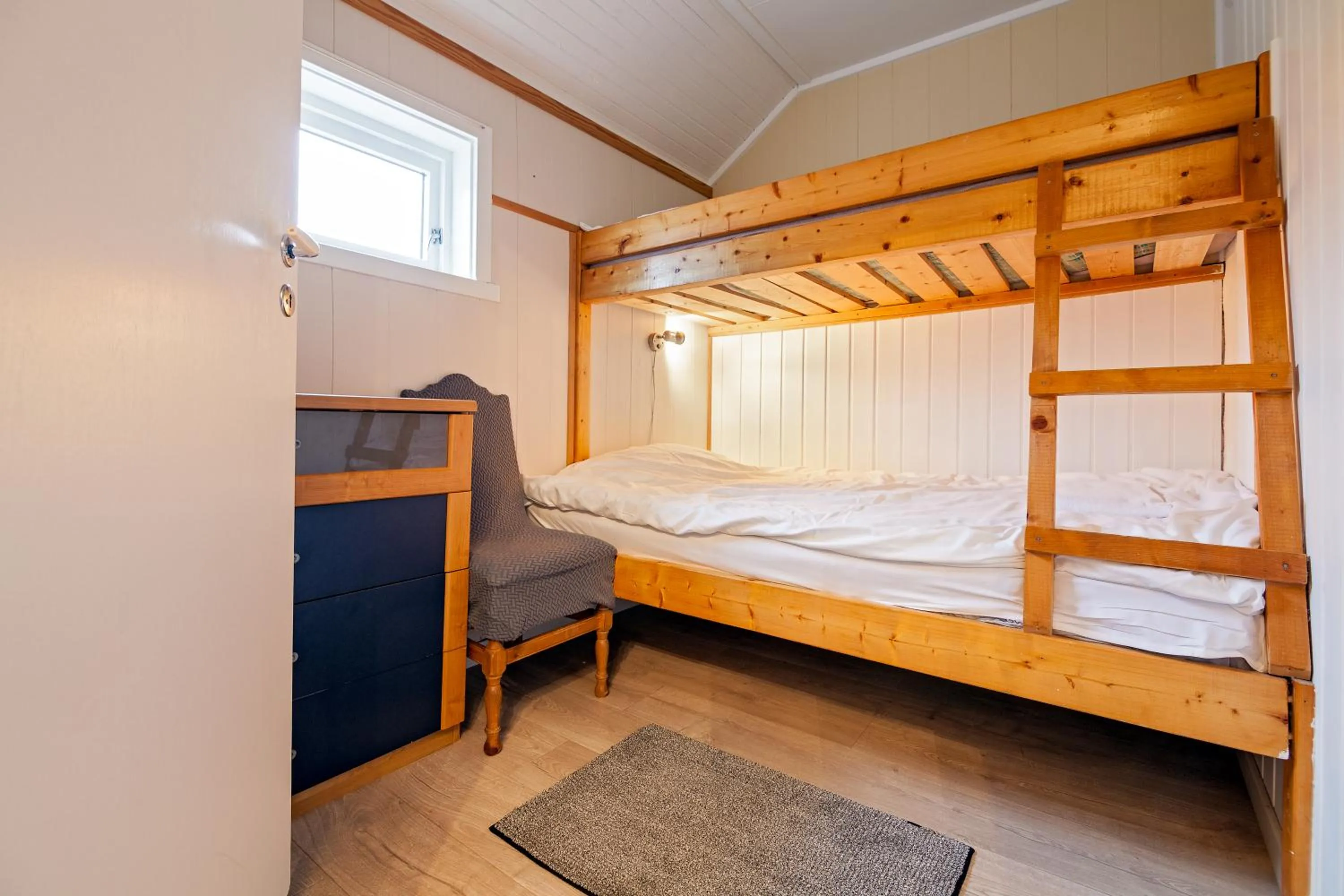 Bed in Sjøstrand Rorbuer