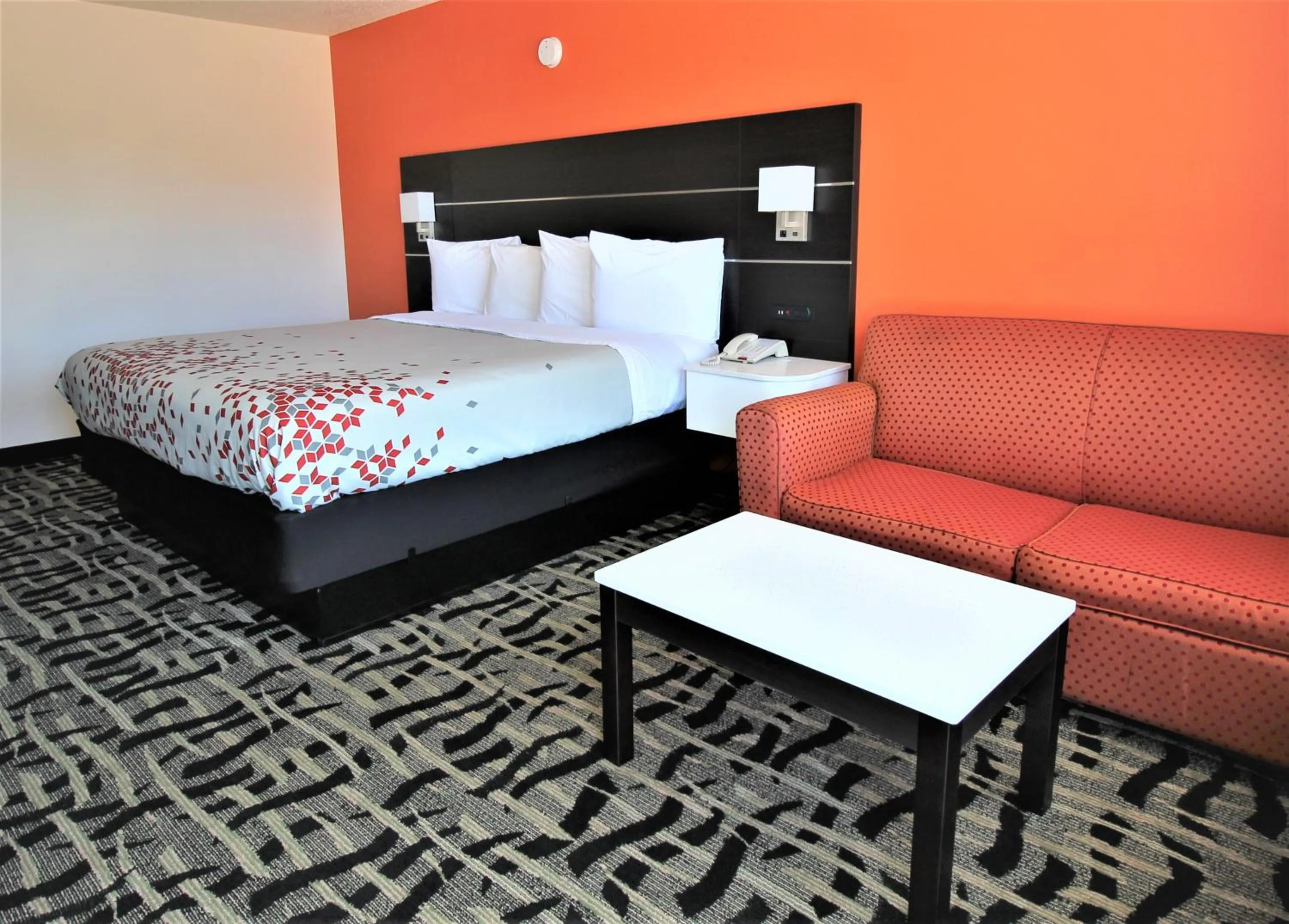 Bed in Travel Inn Eutaw