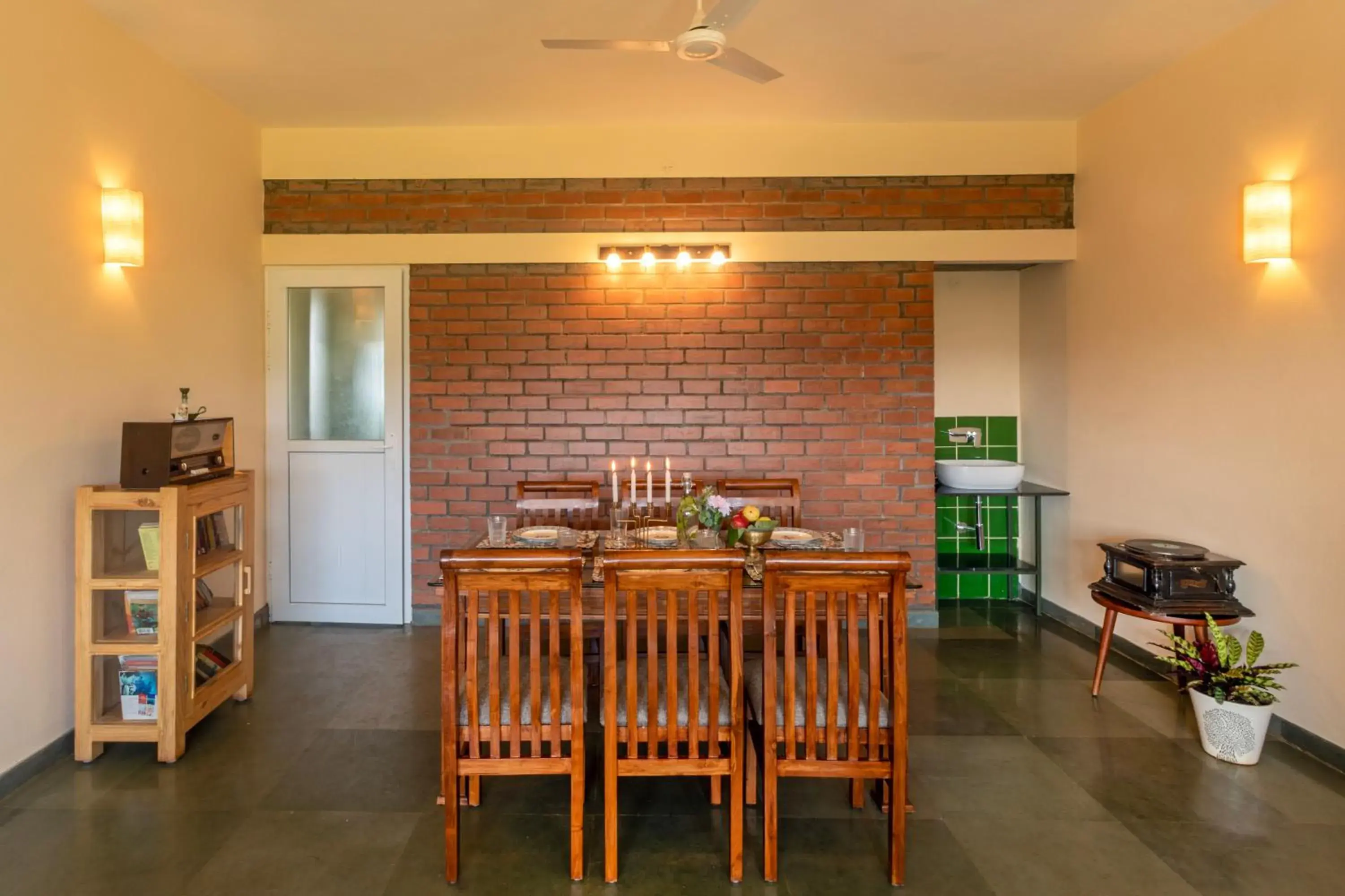 Restaurant/places to eat in Solitude by Nature Resorts and Stays Restaurant/places to eat in Solitude by Nature Resorts and Stays