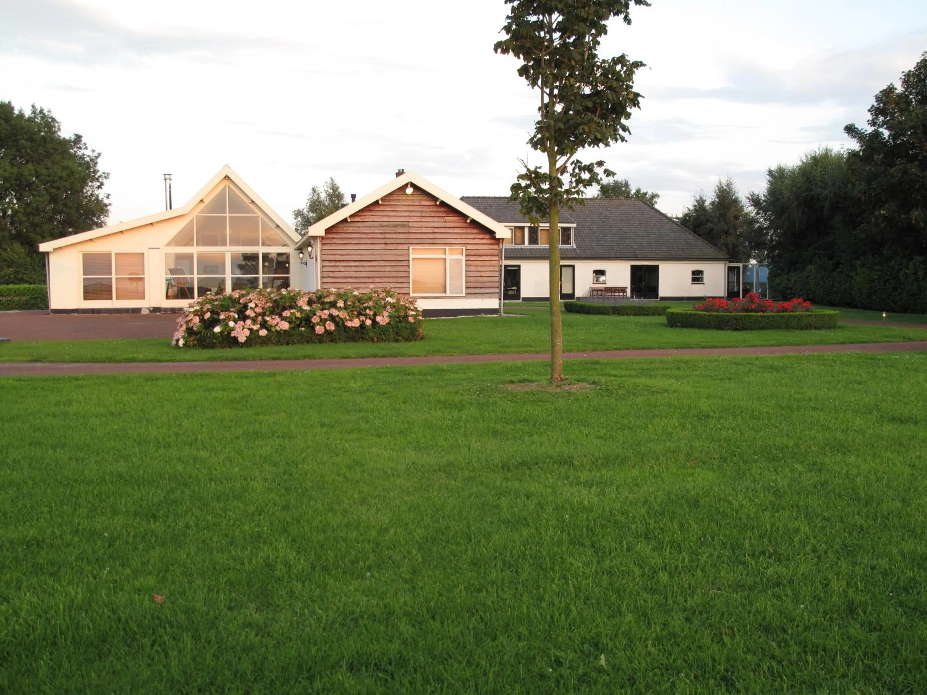 Facade/entrance in The Waverly House