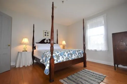 Hillcrest Hall Country Inn