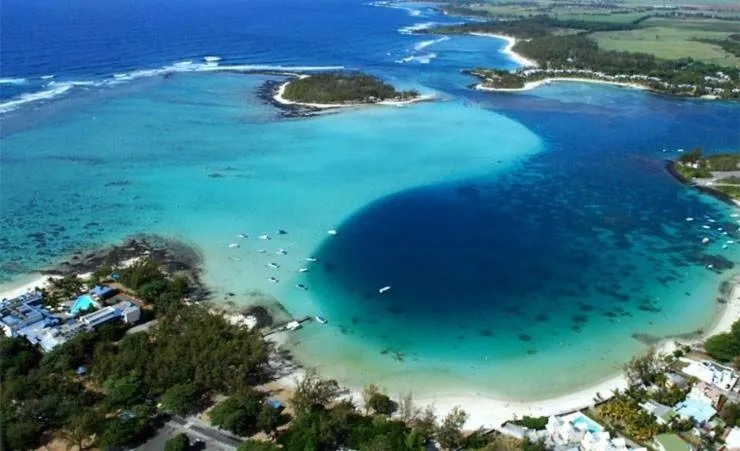 Beach in Le Clos des Bains Mauritius