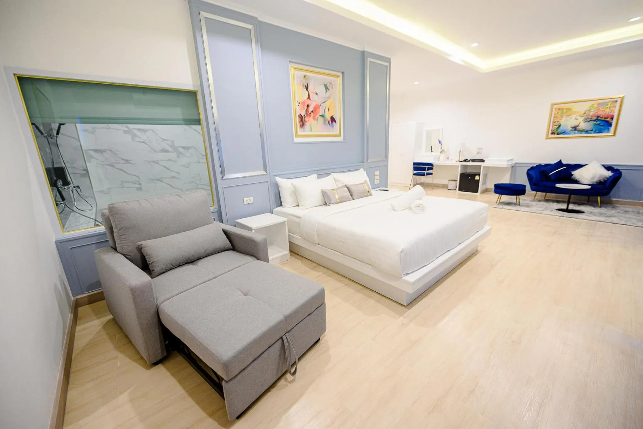 Bed in Marble Arch De Loei Hotel