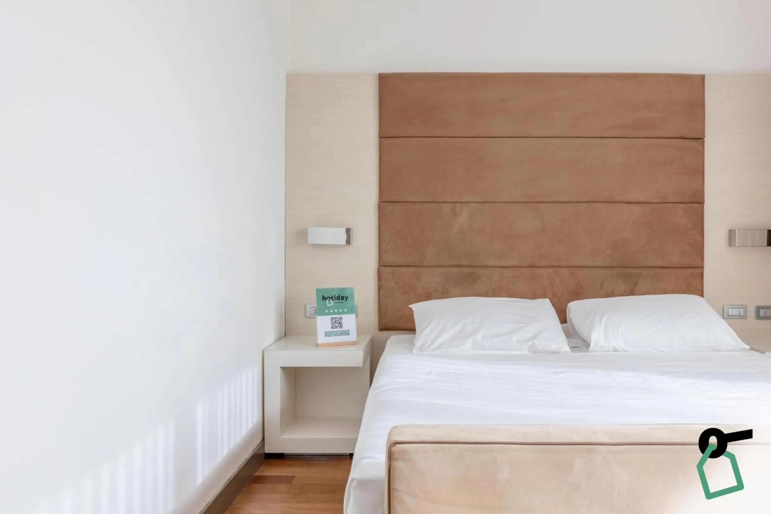 Bed in HOTIDAY Room Collection - Pisa