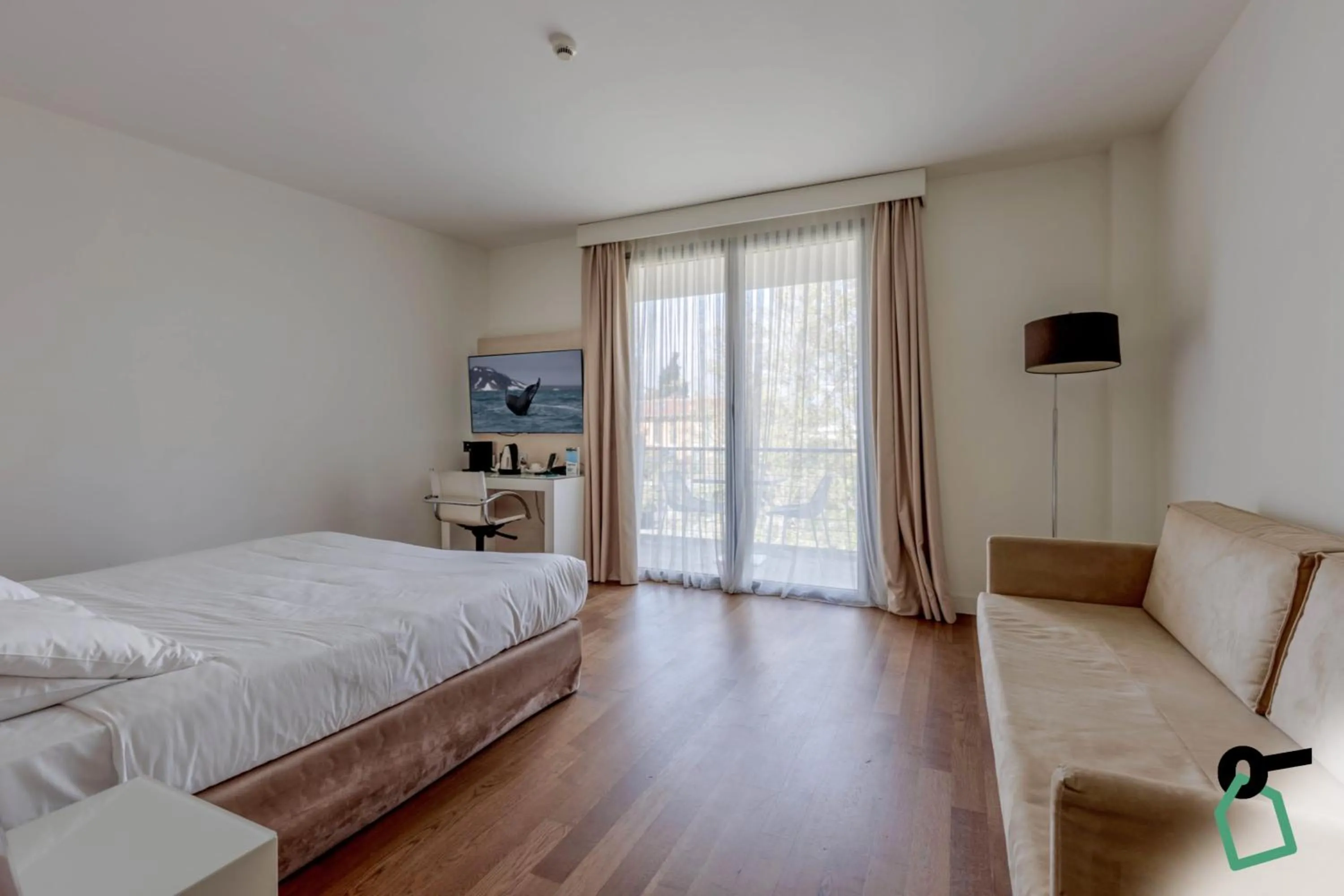 Bedroom, Bed in HOTIDAY Room Collection - Pisa