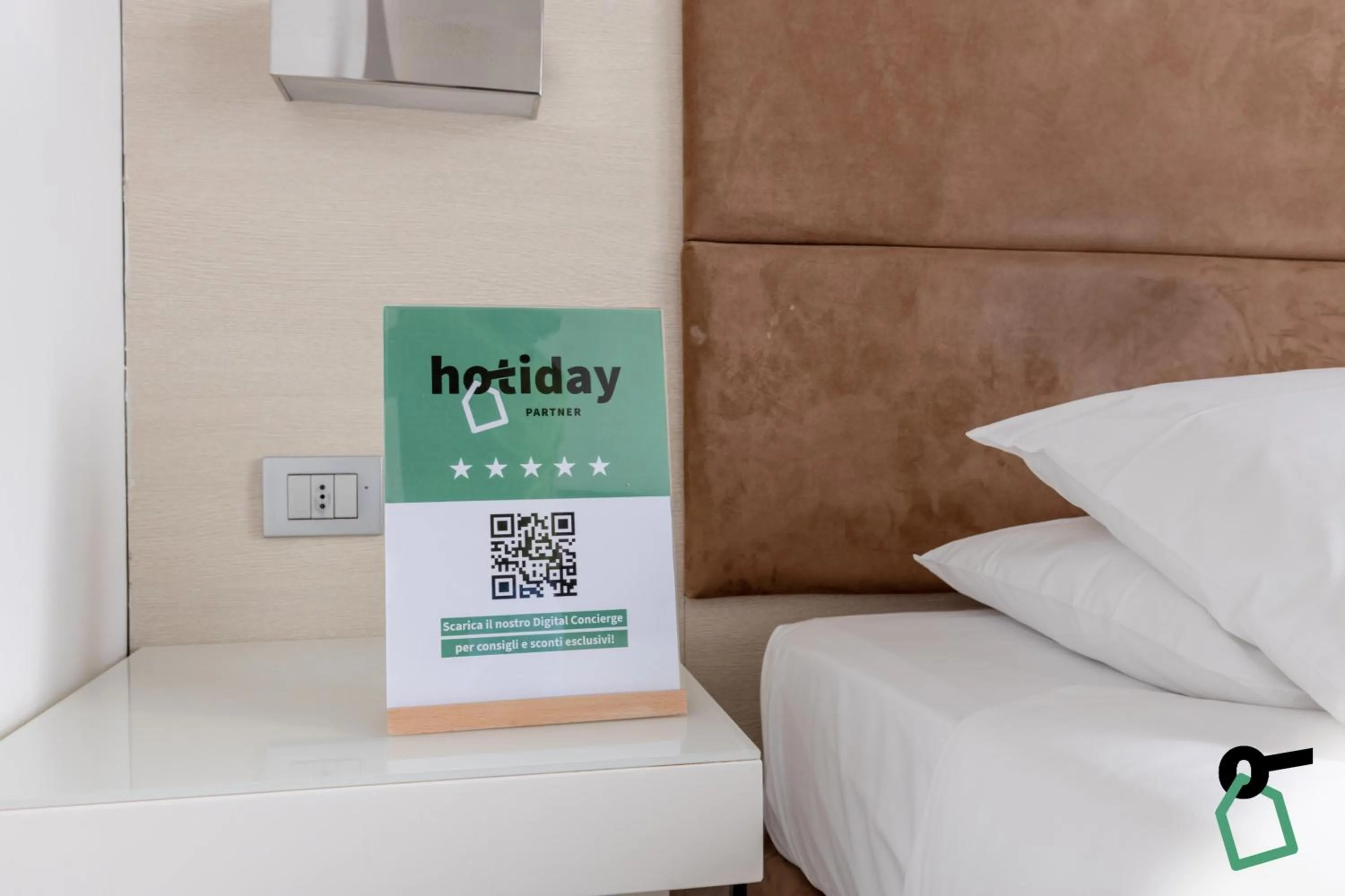 Decorative detail, Bed in HOTIDAY Room Collection - Pisa