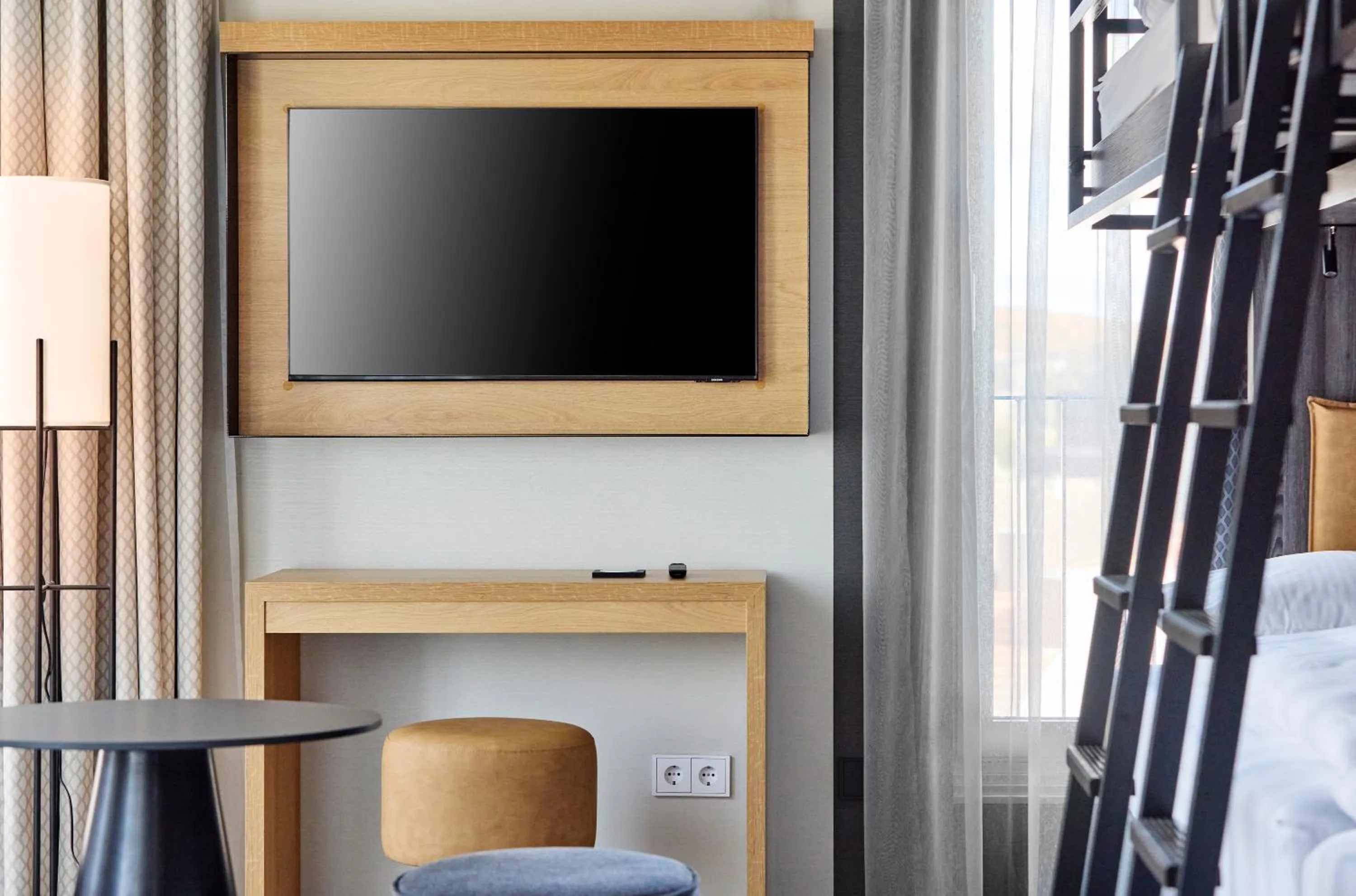 TV and multimedia in H2 Hotel Saarbrücken