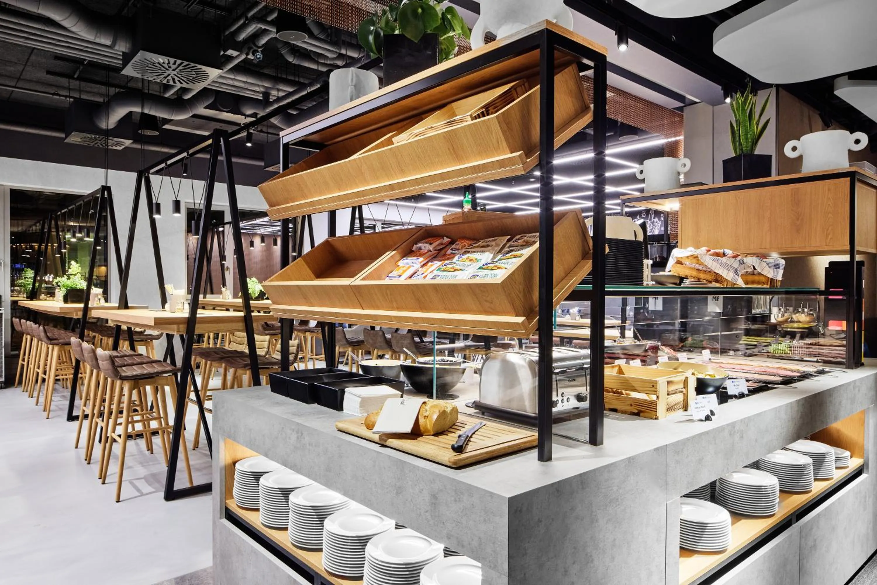 Food and drinks in H2 Hotel Saarbrücken