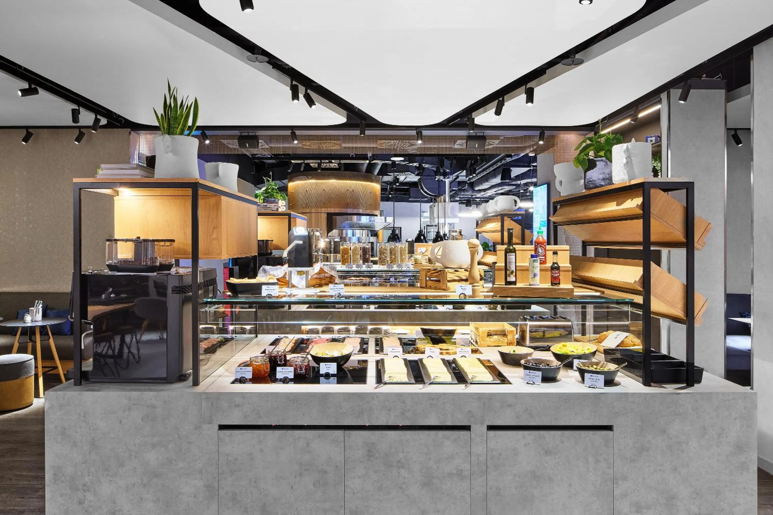 Continental breakfast in H2 Hotel Saarbrücken