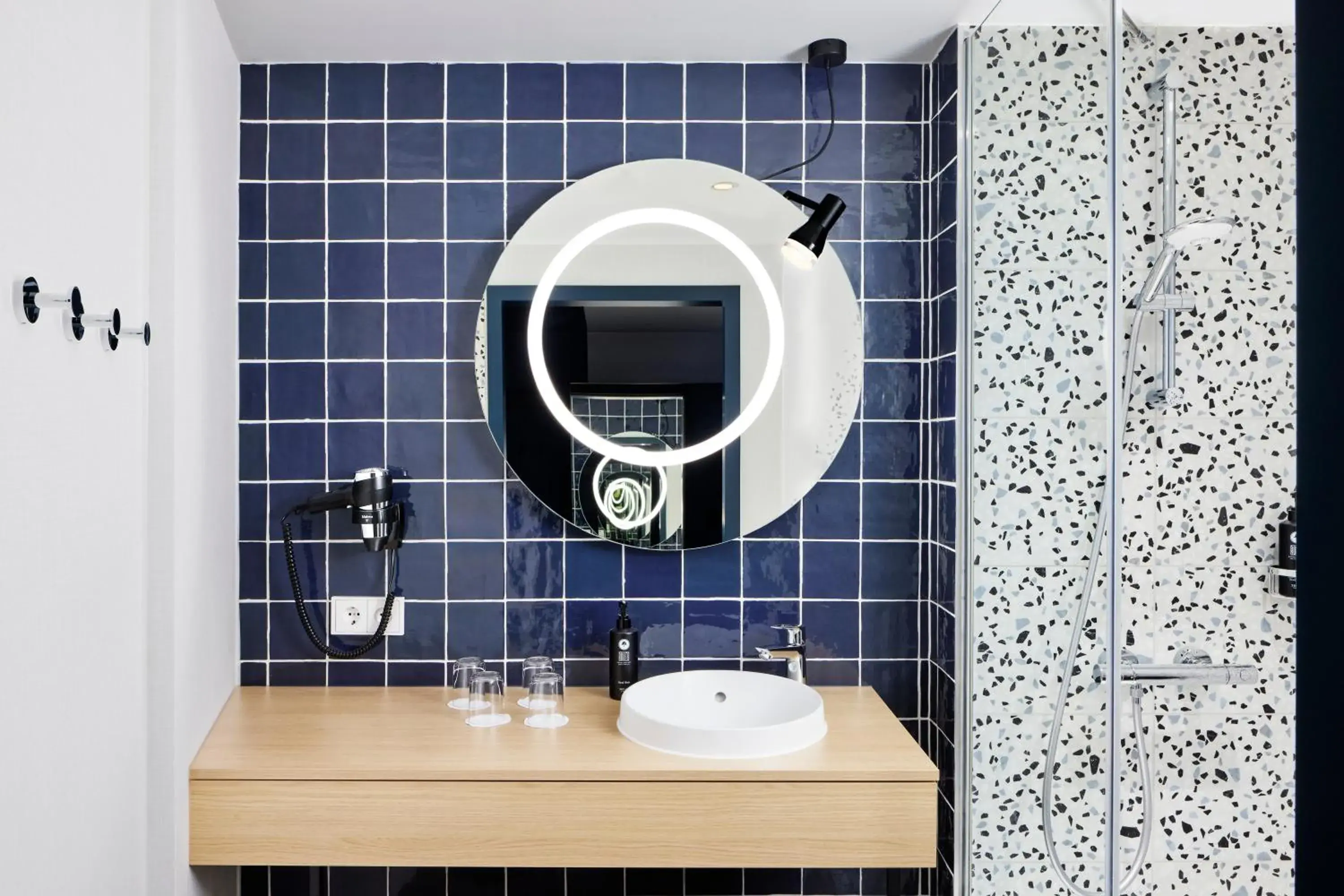 Bathroom in H2 Hotel Wien Schönbrunn Bathroom in H2 Hotel Wien Schönbrunn