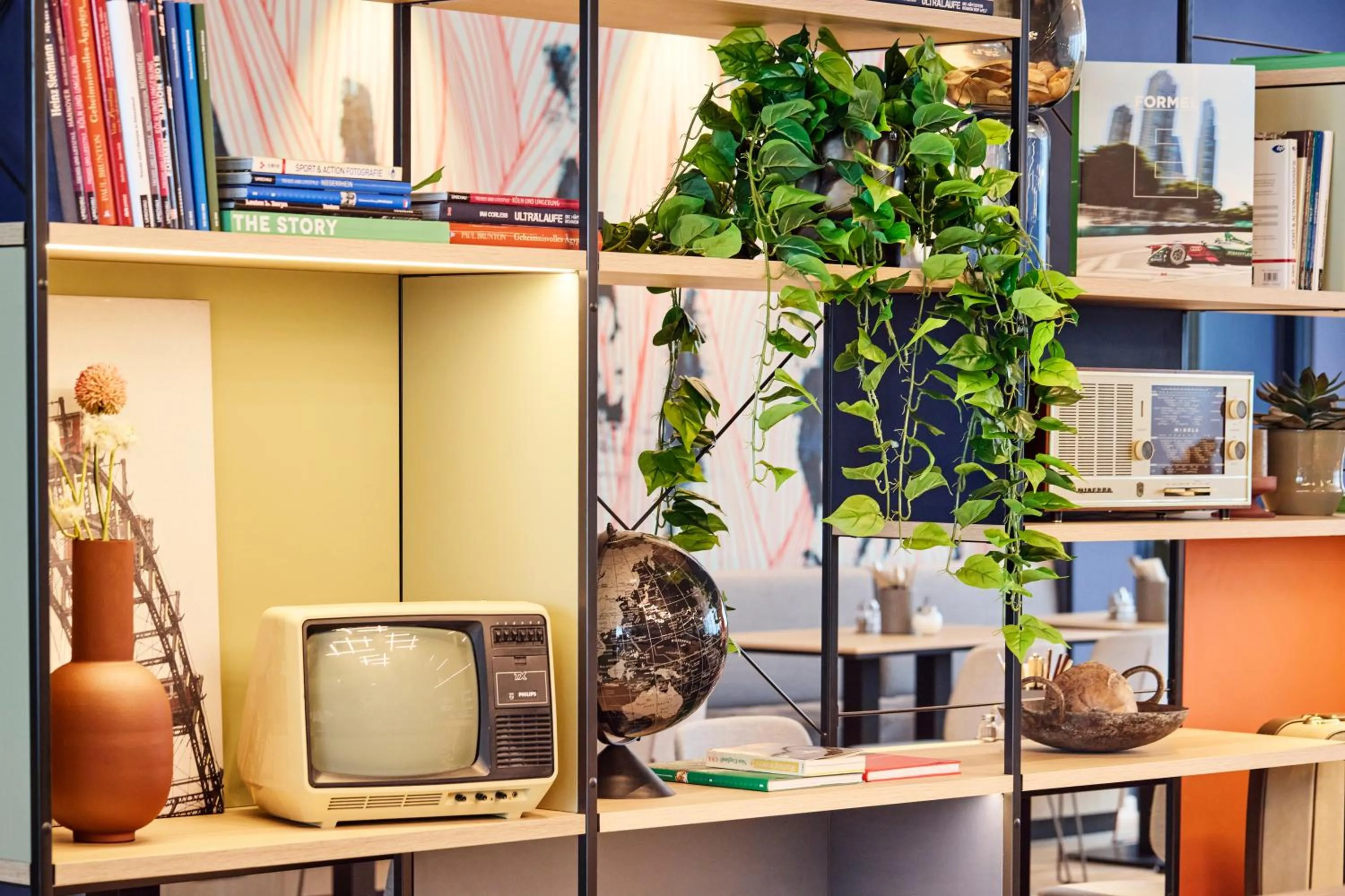 Restaurant/places to eat in H2 Hotel Wien Schönbrunn