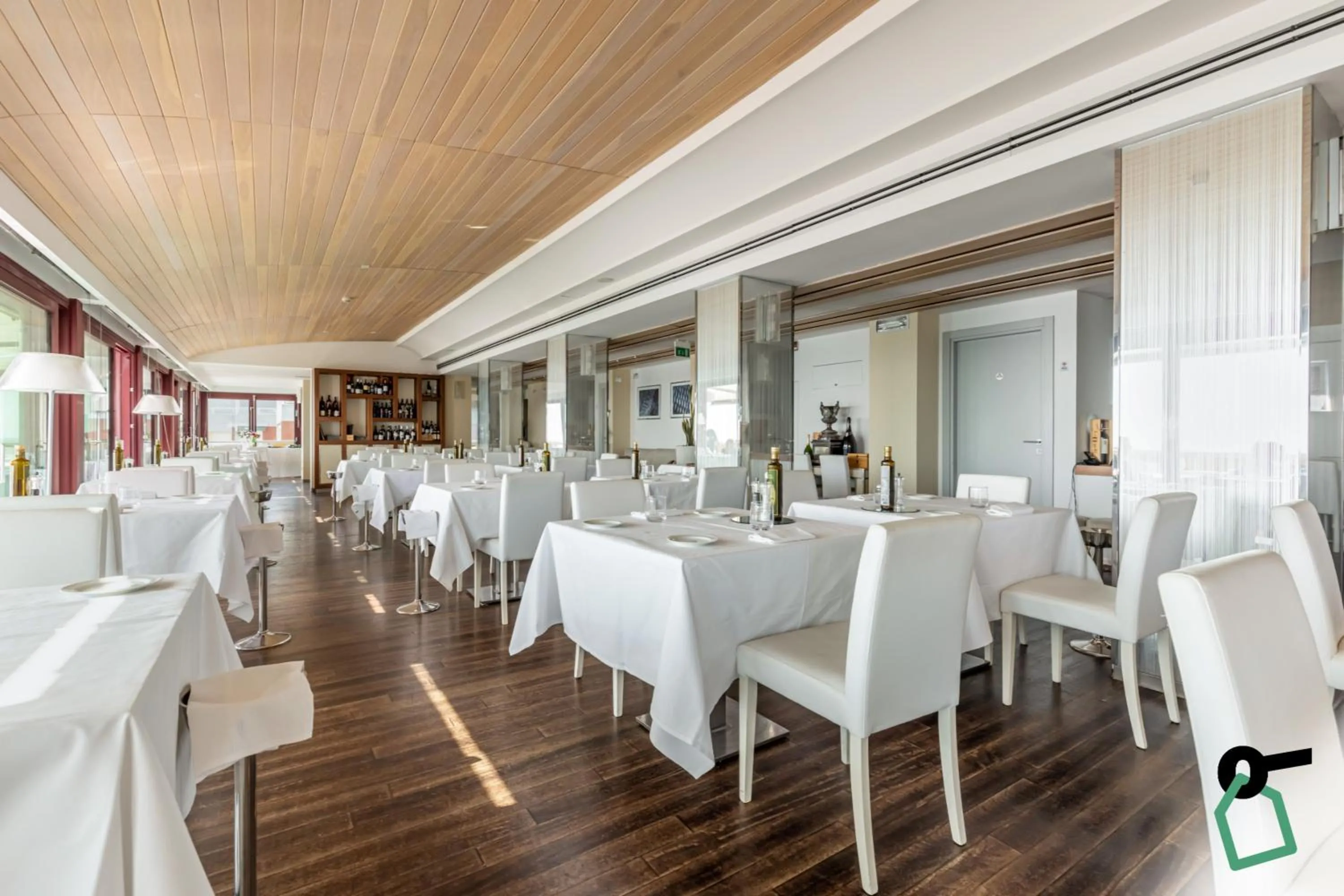 Restaurant/places to eat in HOTIDAY Room Collection - Livorno Mascagni