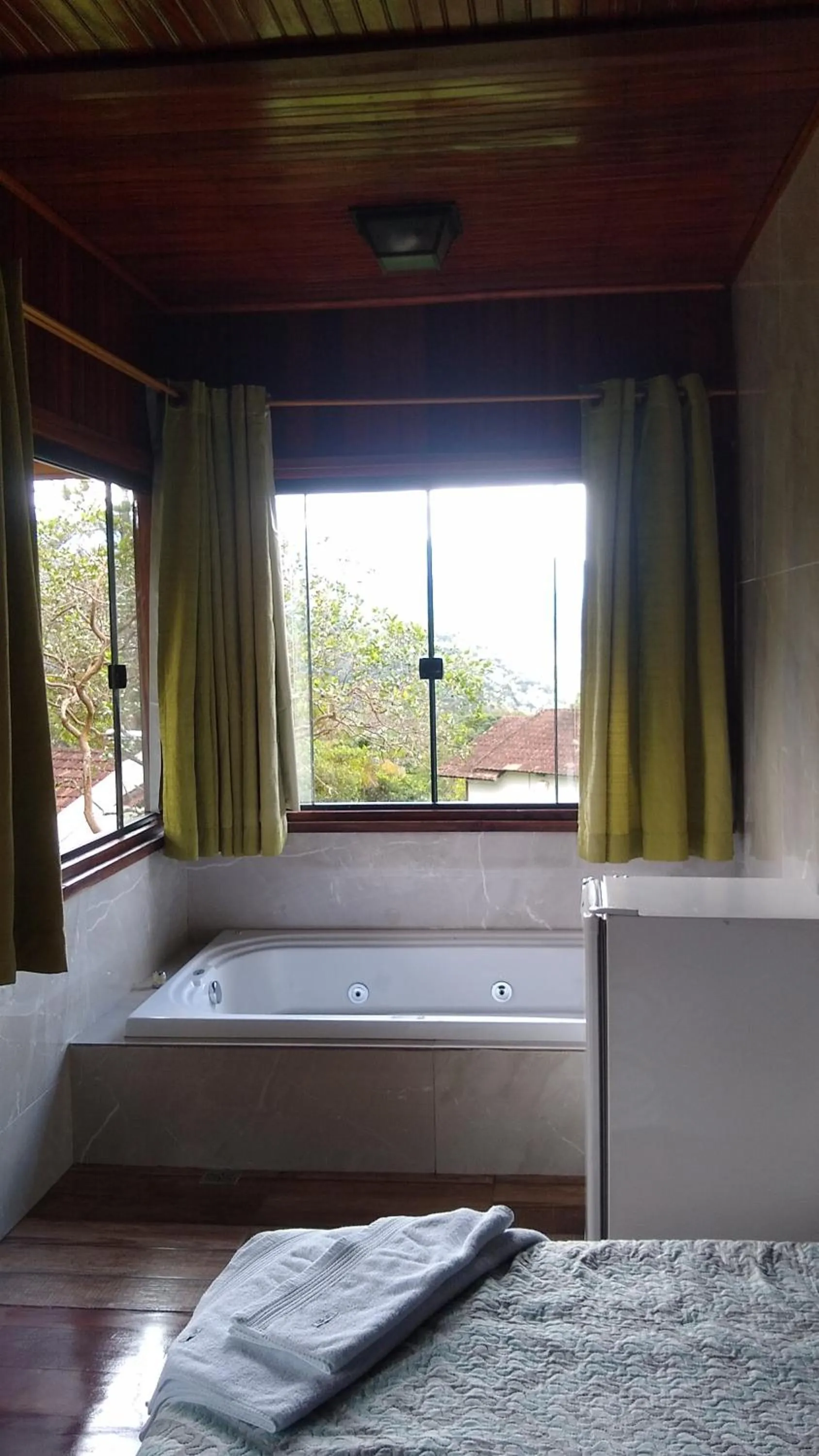 Hot Tub, Bed in Pousada na Colina