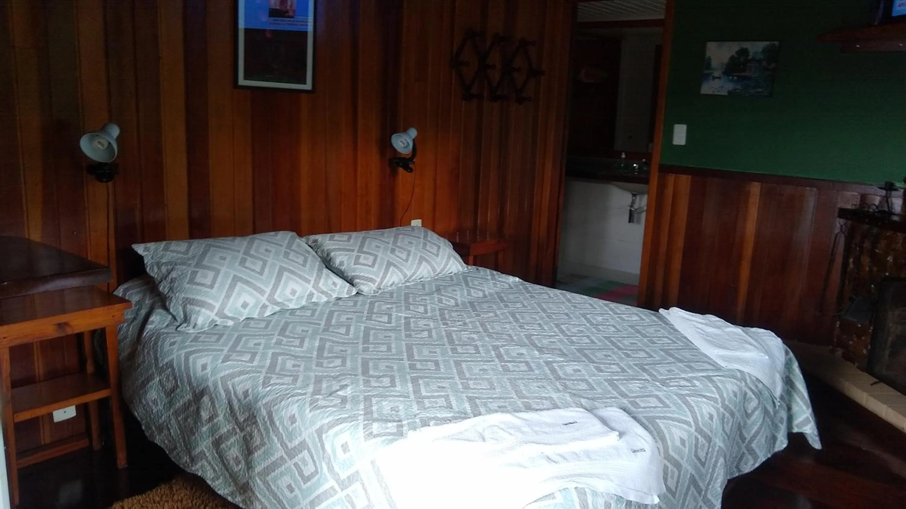 Photo of the whole room, Bed in Pousada na Colina