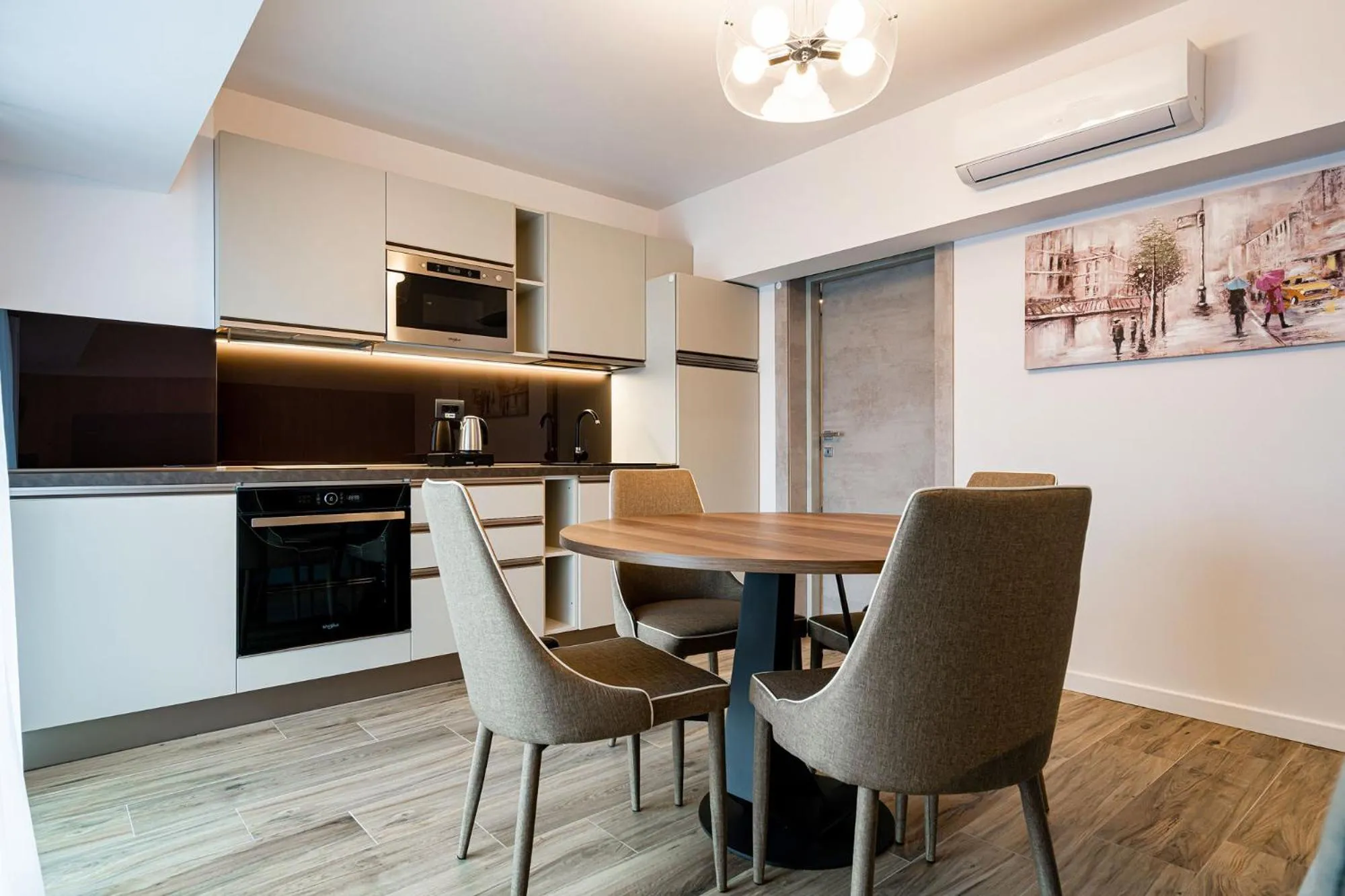 Dining area in NOVOS ApartHotel