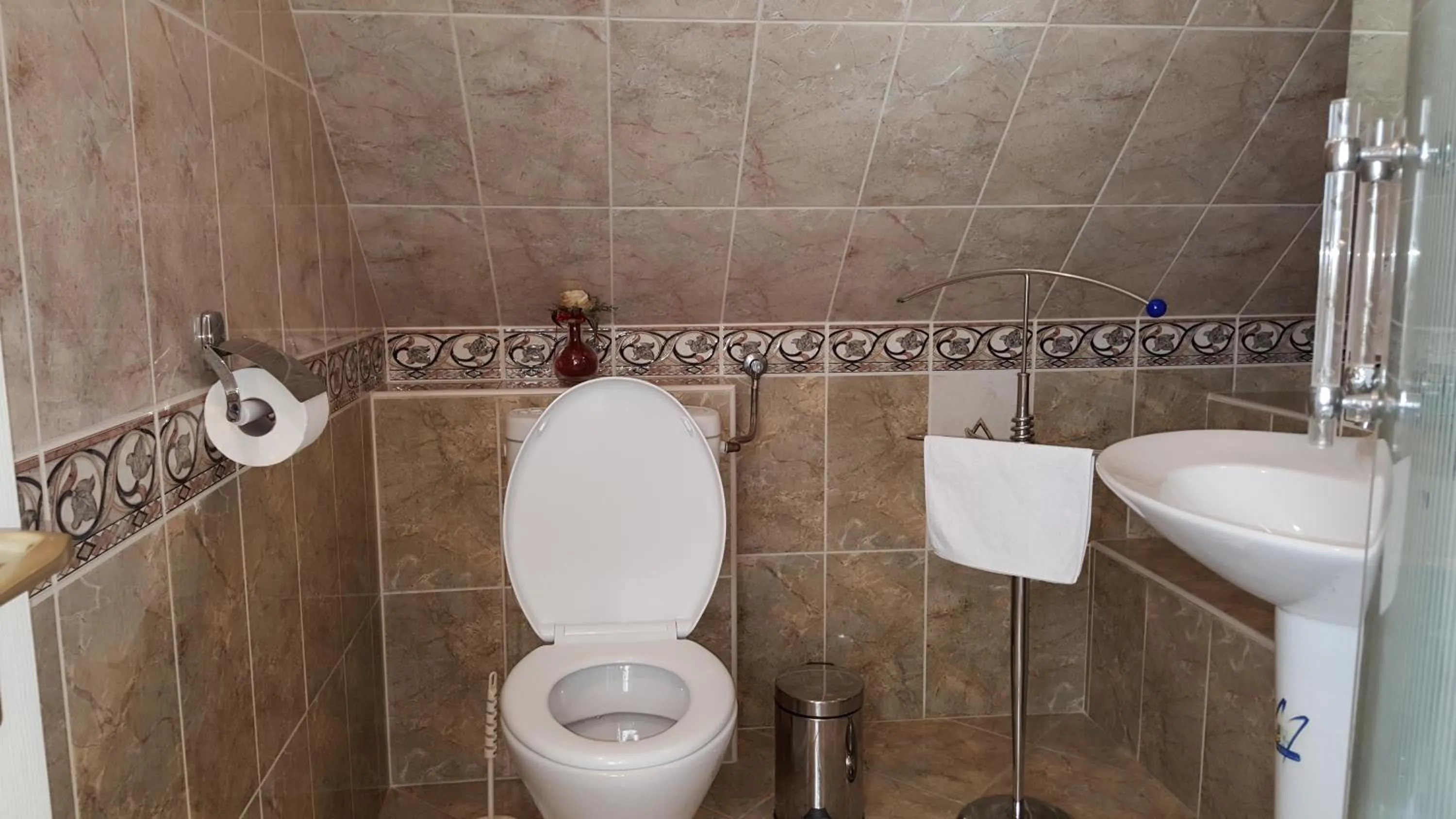 Bathroom in Kitti Panzió