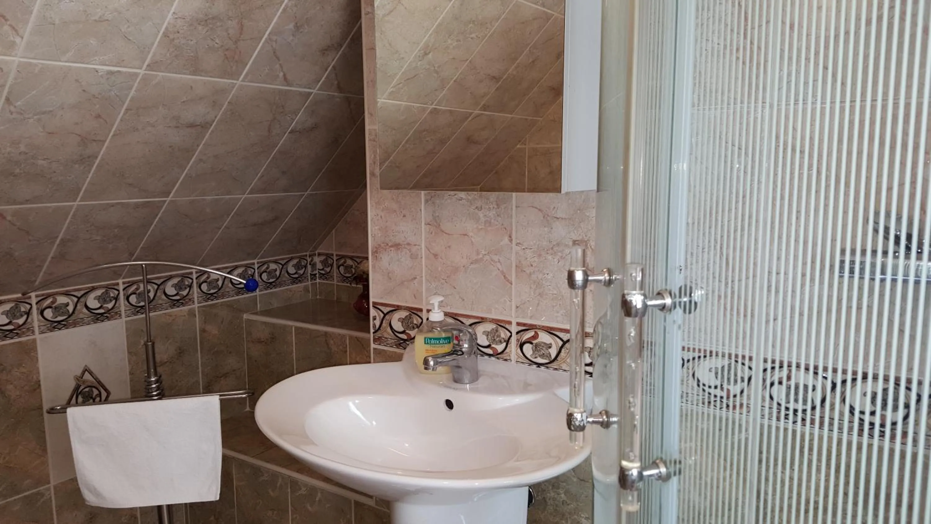 Bathroom in Kitti Panzió