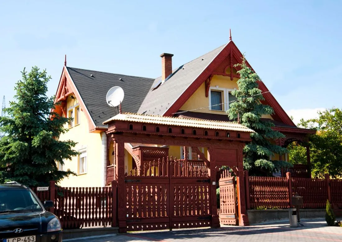 Property building in Kitti Panzió