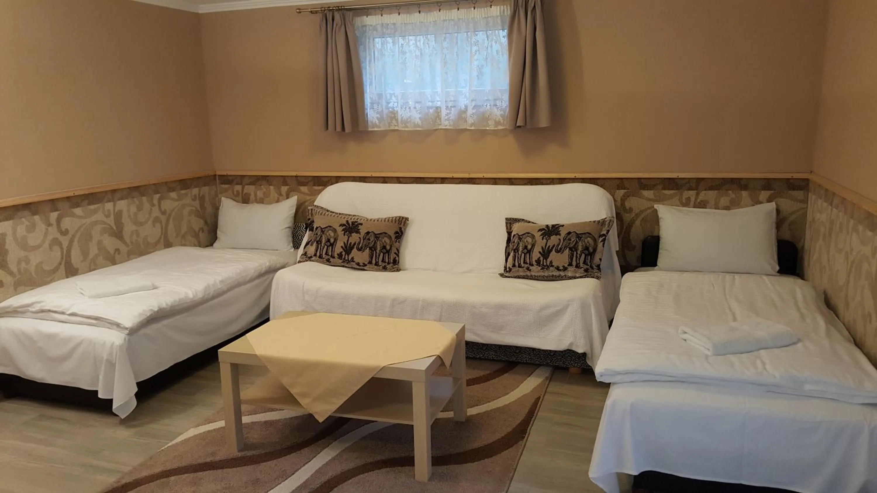 Bed in Kitti Panzió