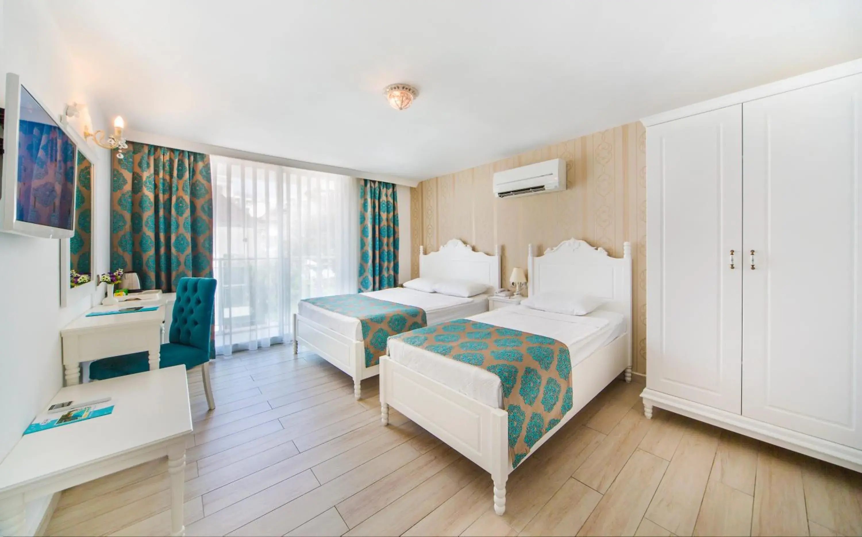 Photo of the whole room, Bed in Kleopatra Atlas Hotel - Adults Only Photo of the whole room, Bed in Kleopatra Atlas Hotel - Adults Only