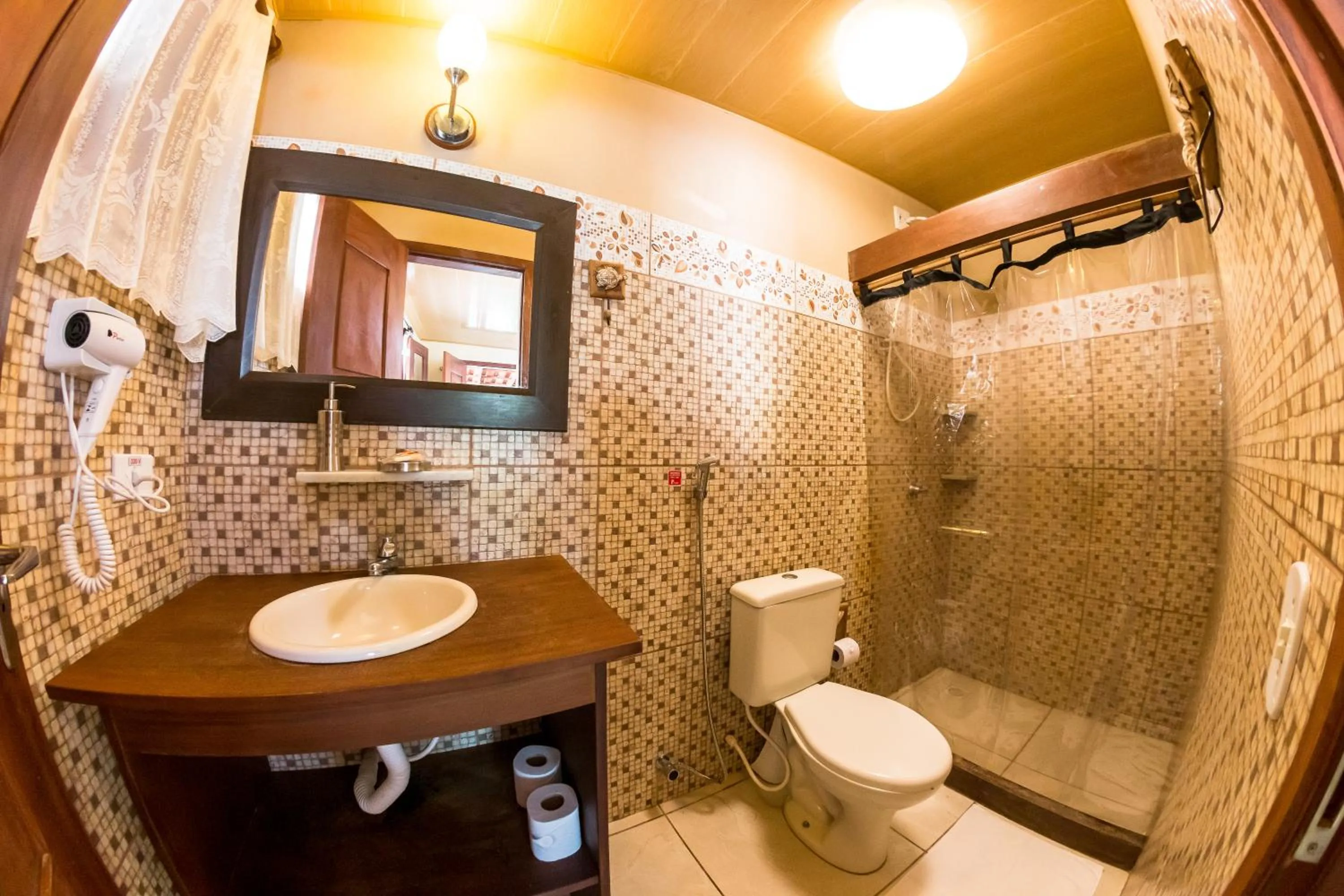 Shower in Pousada Jurará e Vila Jurará