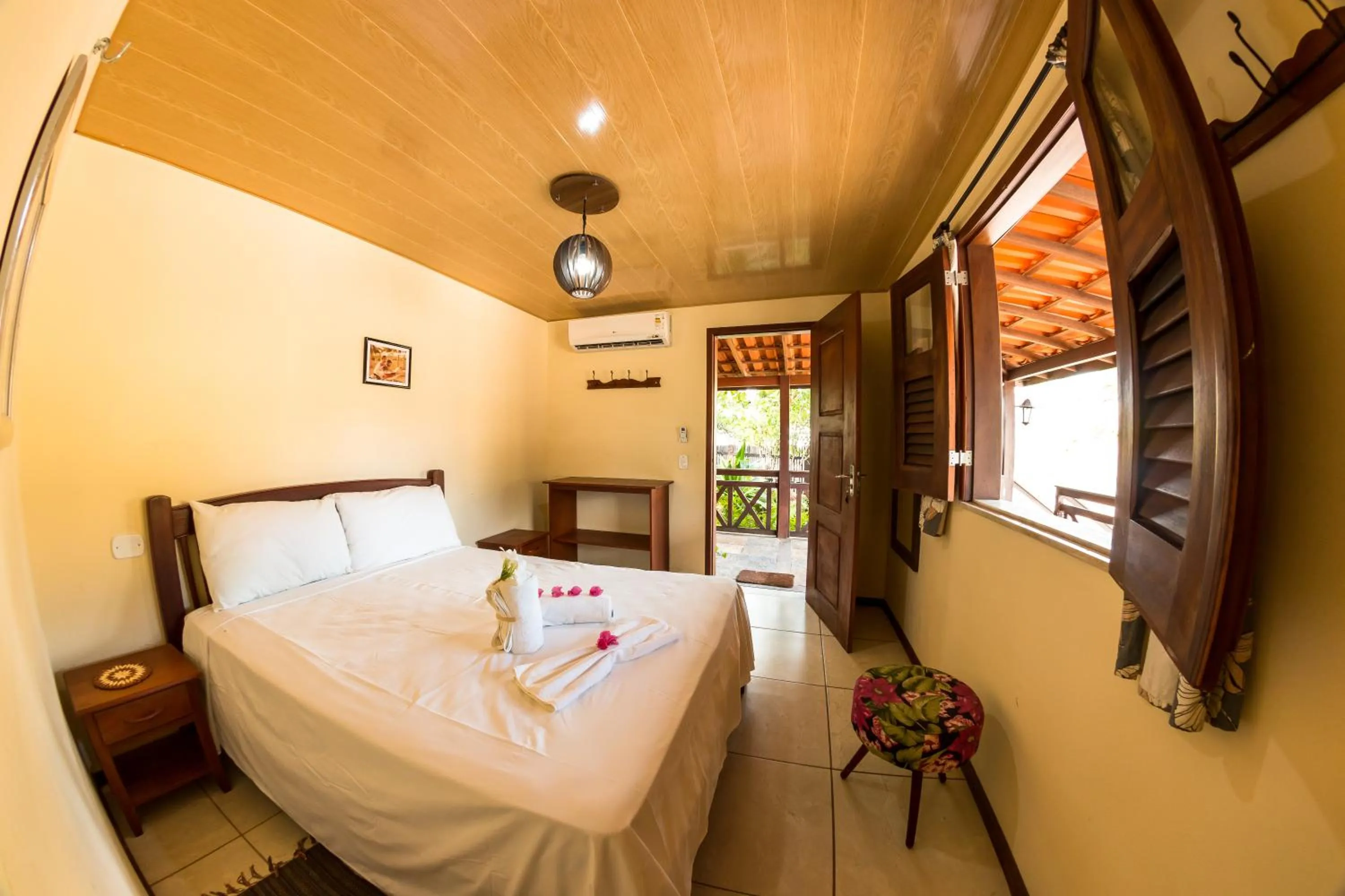 Photo of the whole room, Bed in Pousada Jurará e Vila Jurará