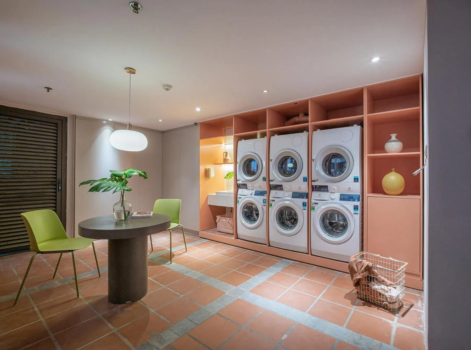 Property building in Express by M Village Thạch Thị Thanh