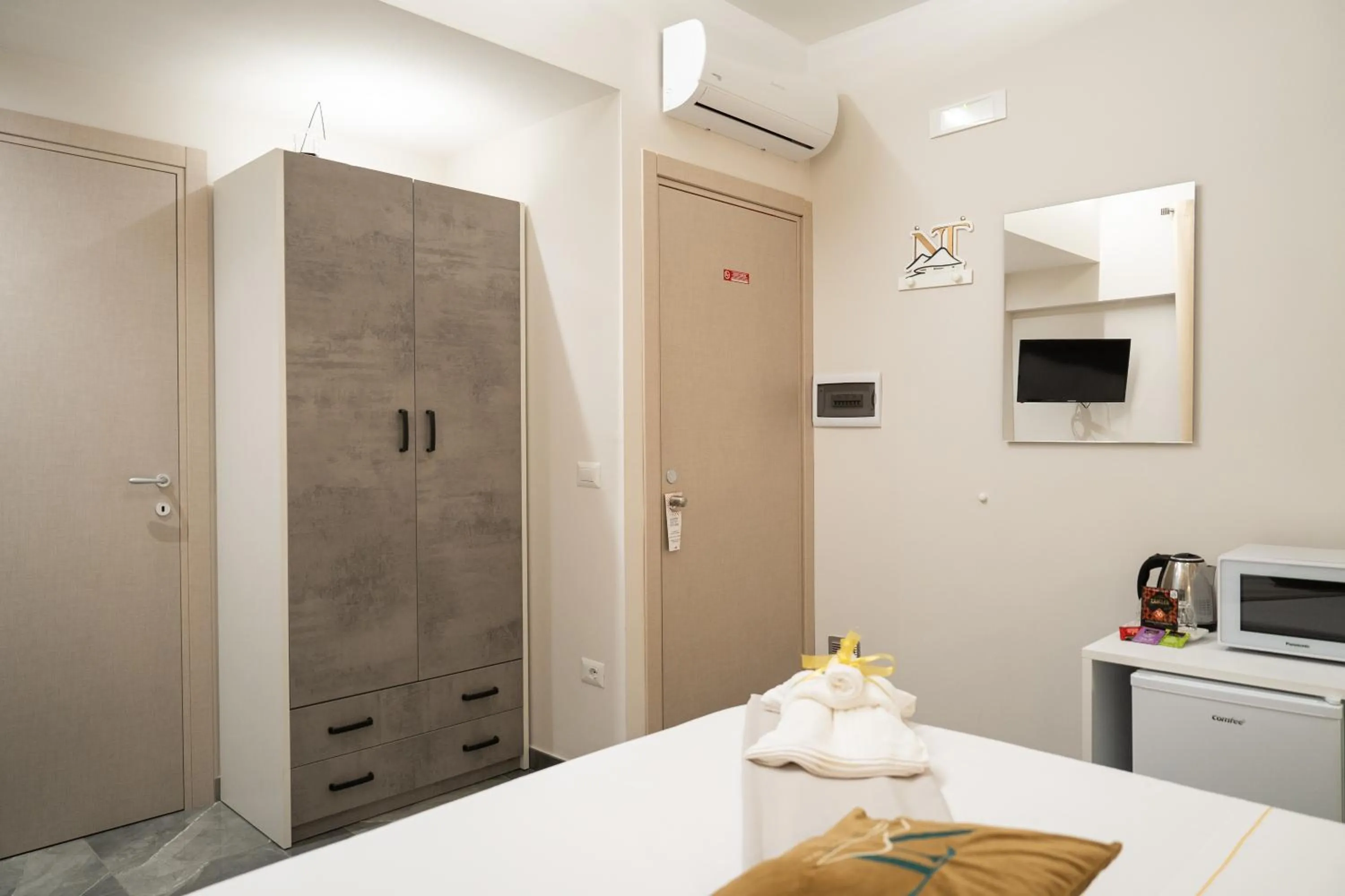 Photo of the whole room, Bed in Napolitano Rooms - Central Station