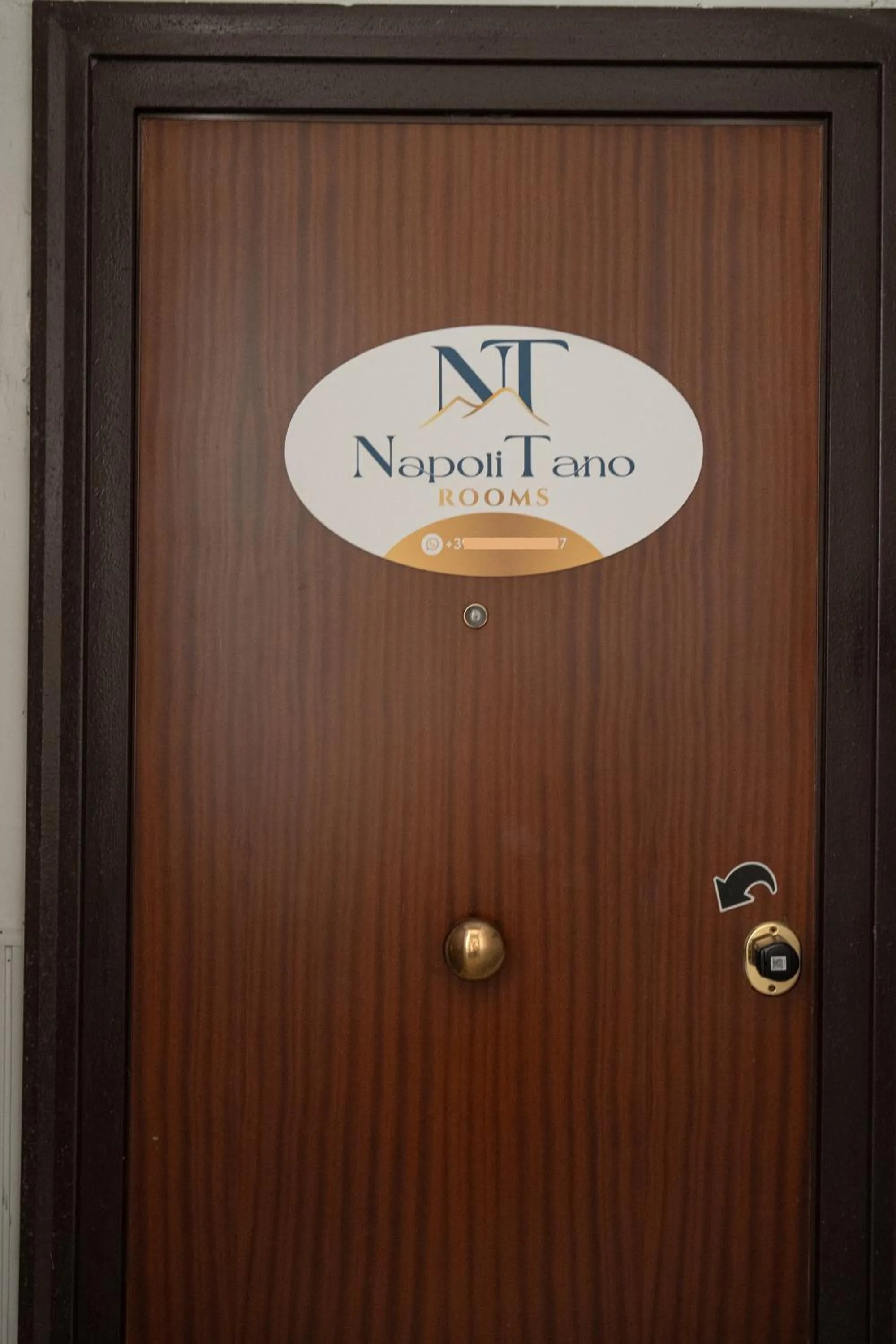 Logo/Certificate/Sign in Napolitano Rooms - Central Station