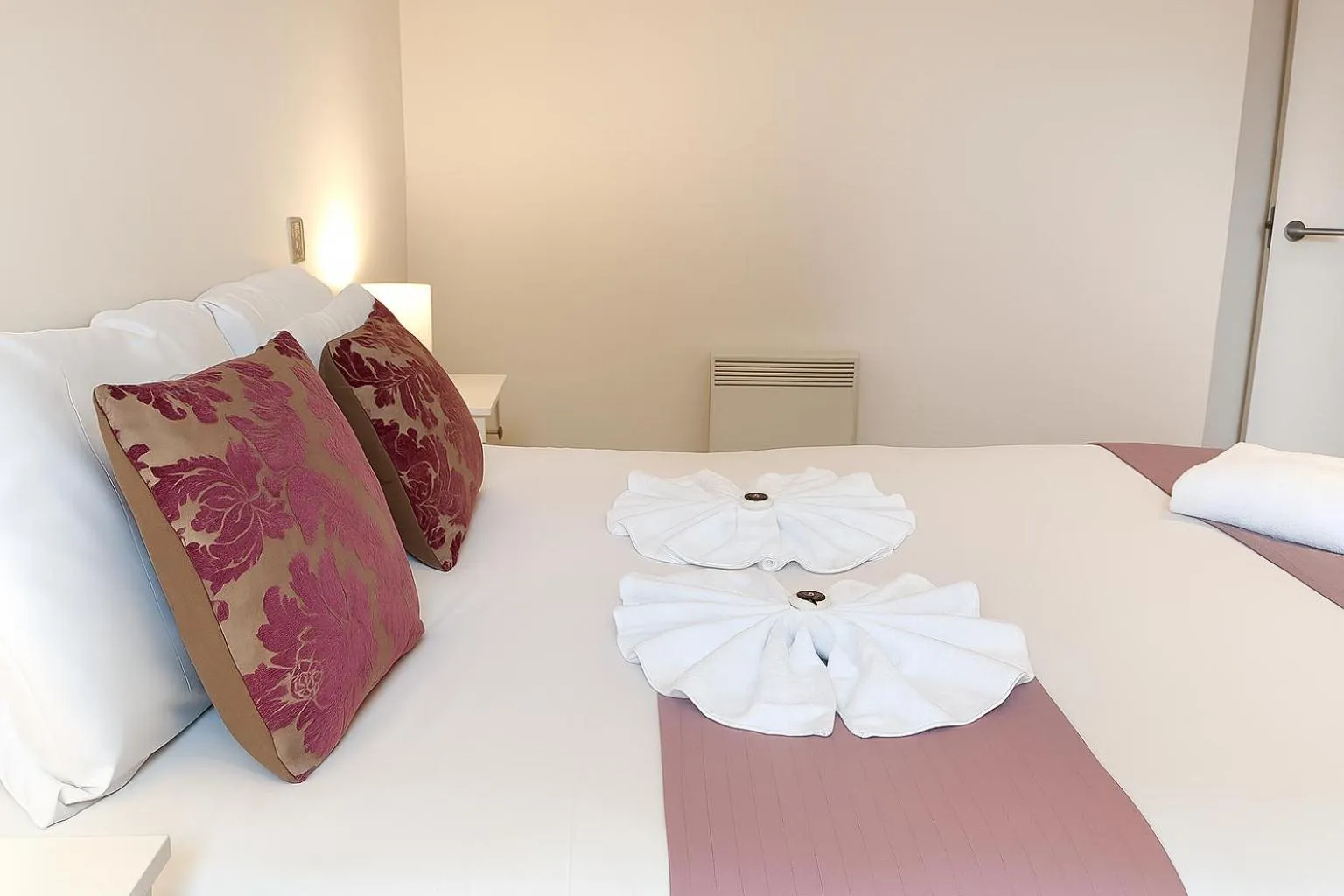 Bedroom, Bed in Still Life St Paul's Executive