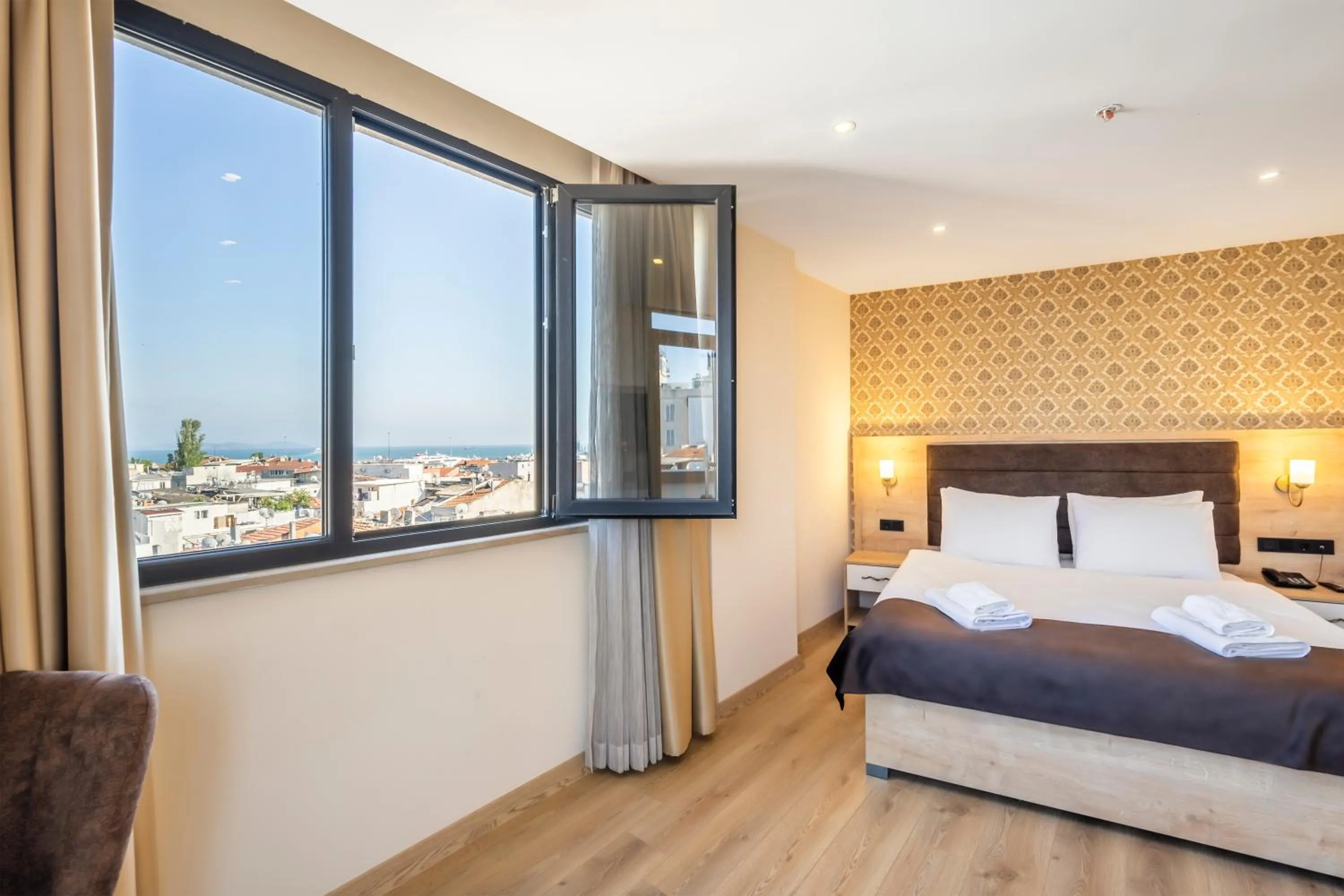 Natural landscape, Bed in Emin Palace