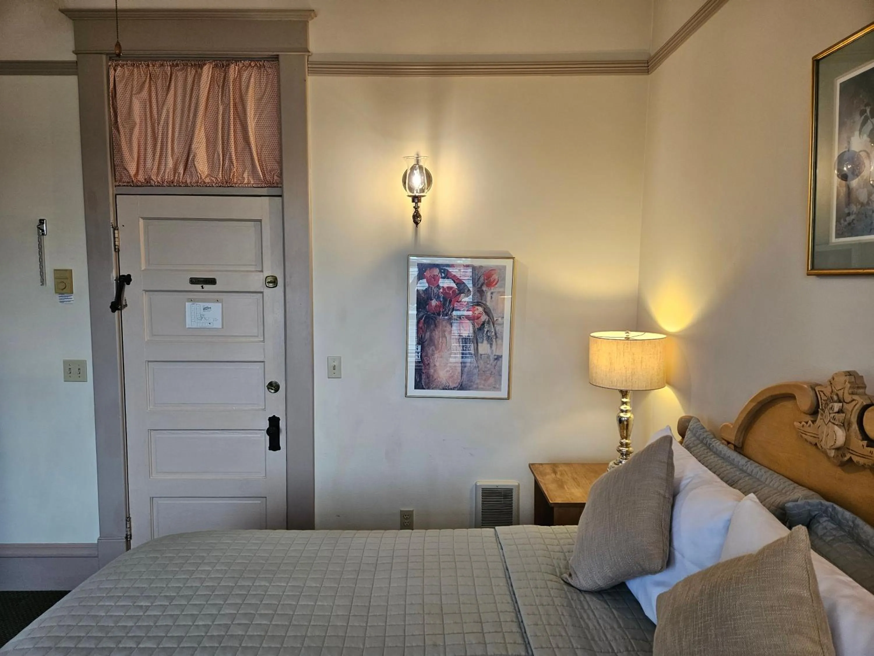 Bed in Hotel Planter