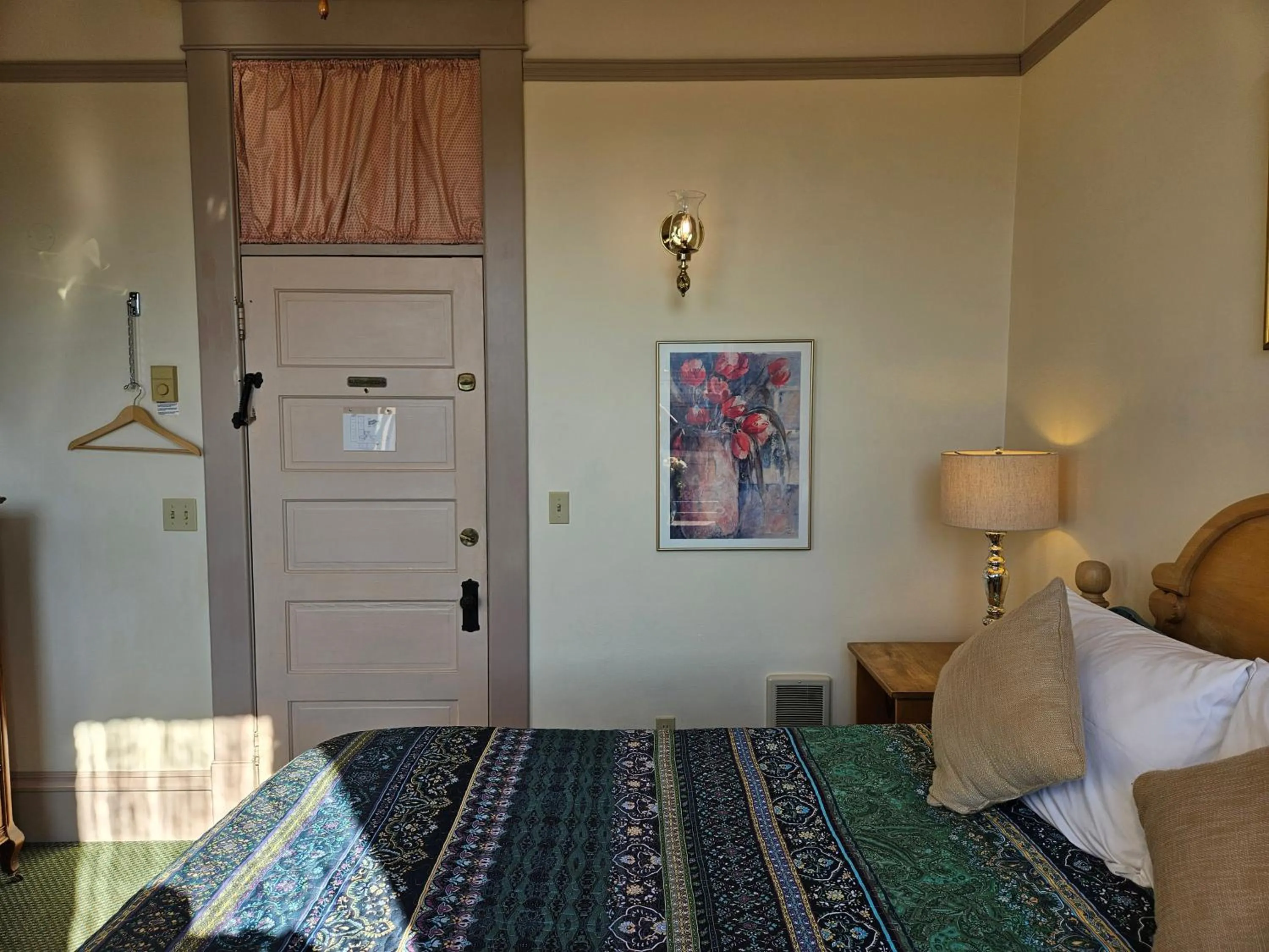 Bed in Hotel Planter