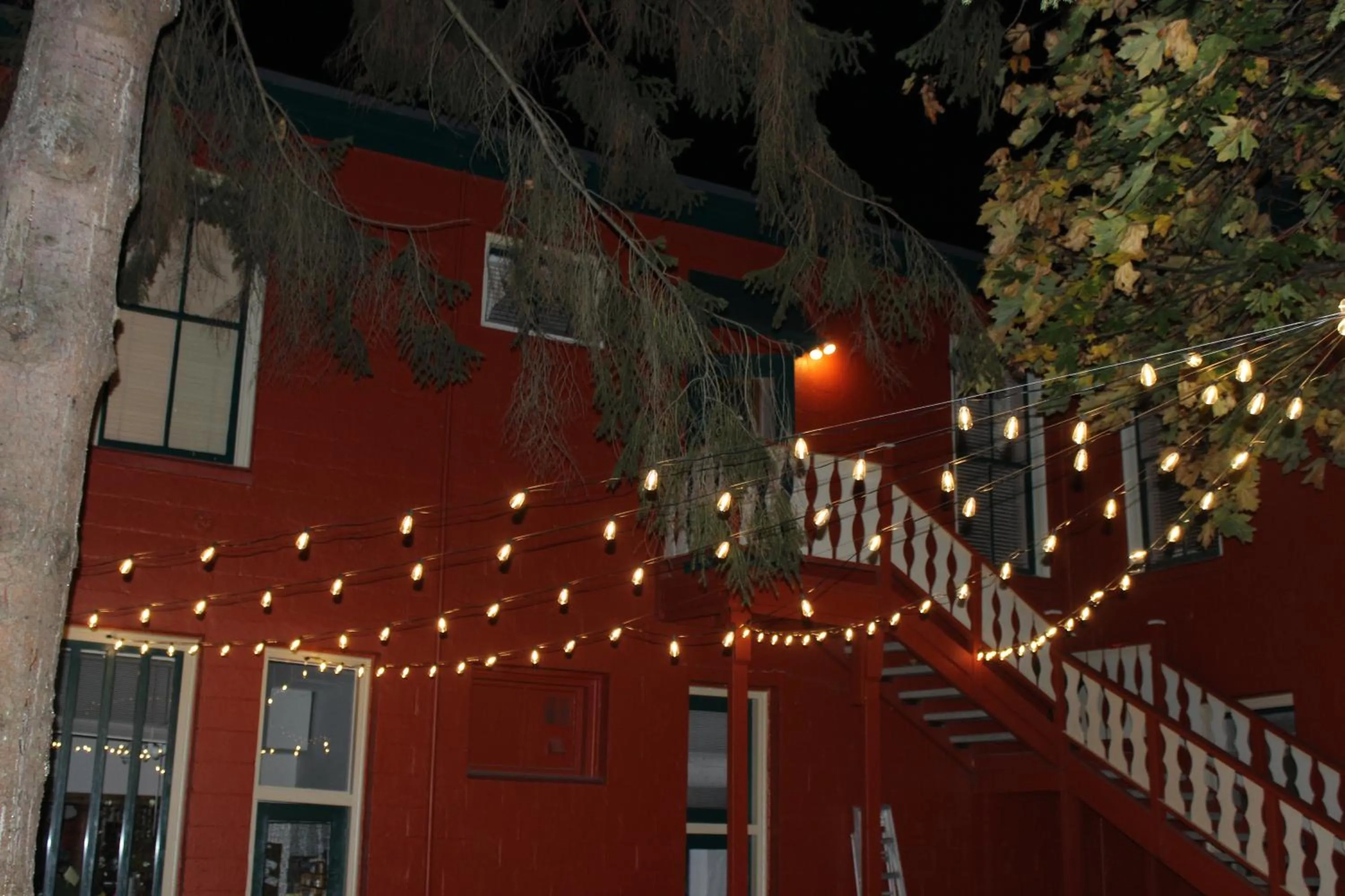 Night in Hotel Planter