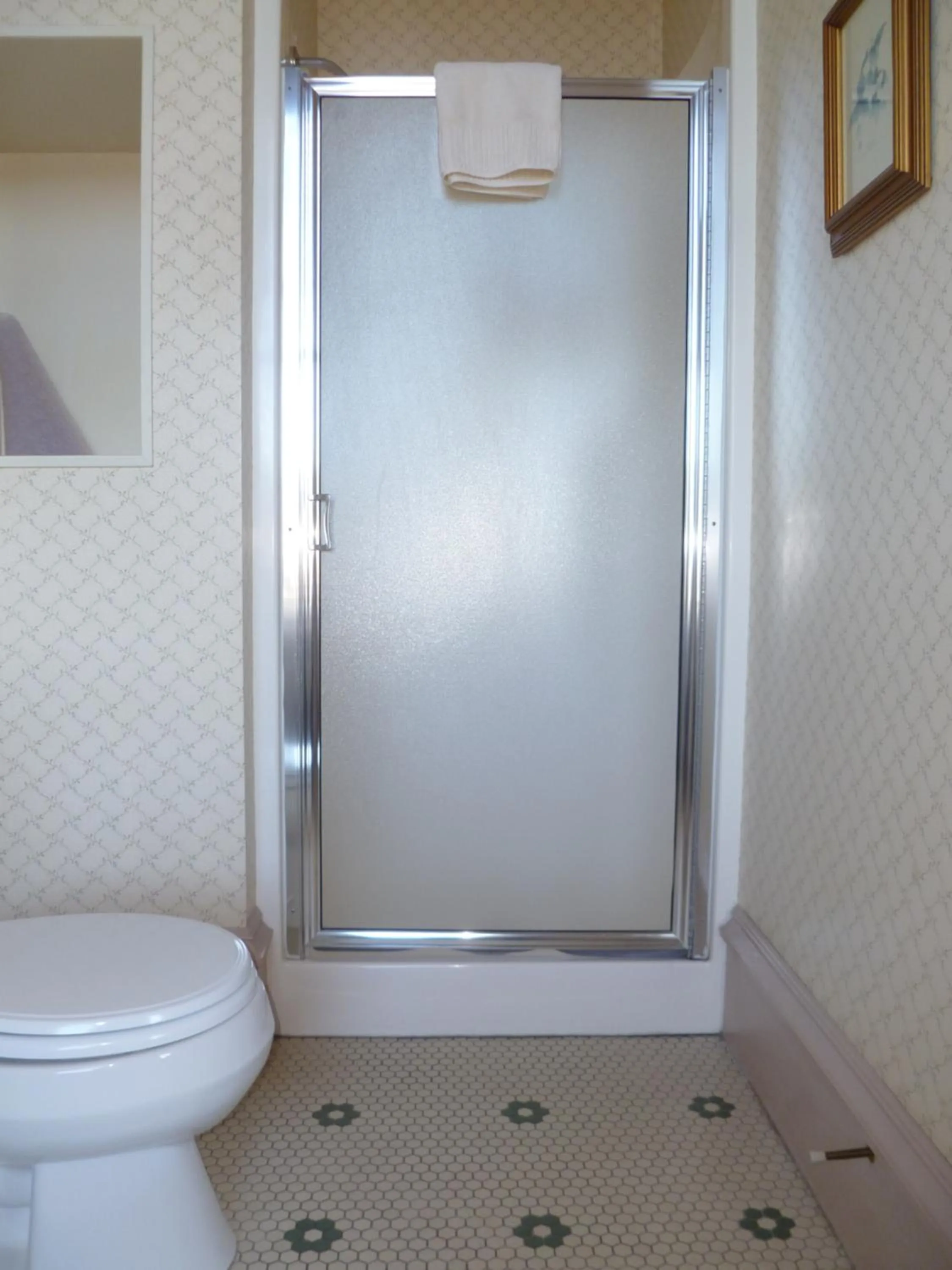 Shower in Hotel Planter