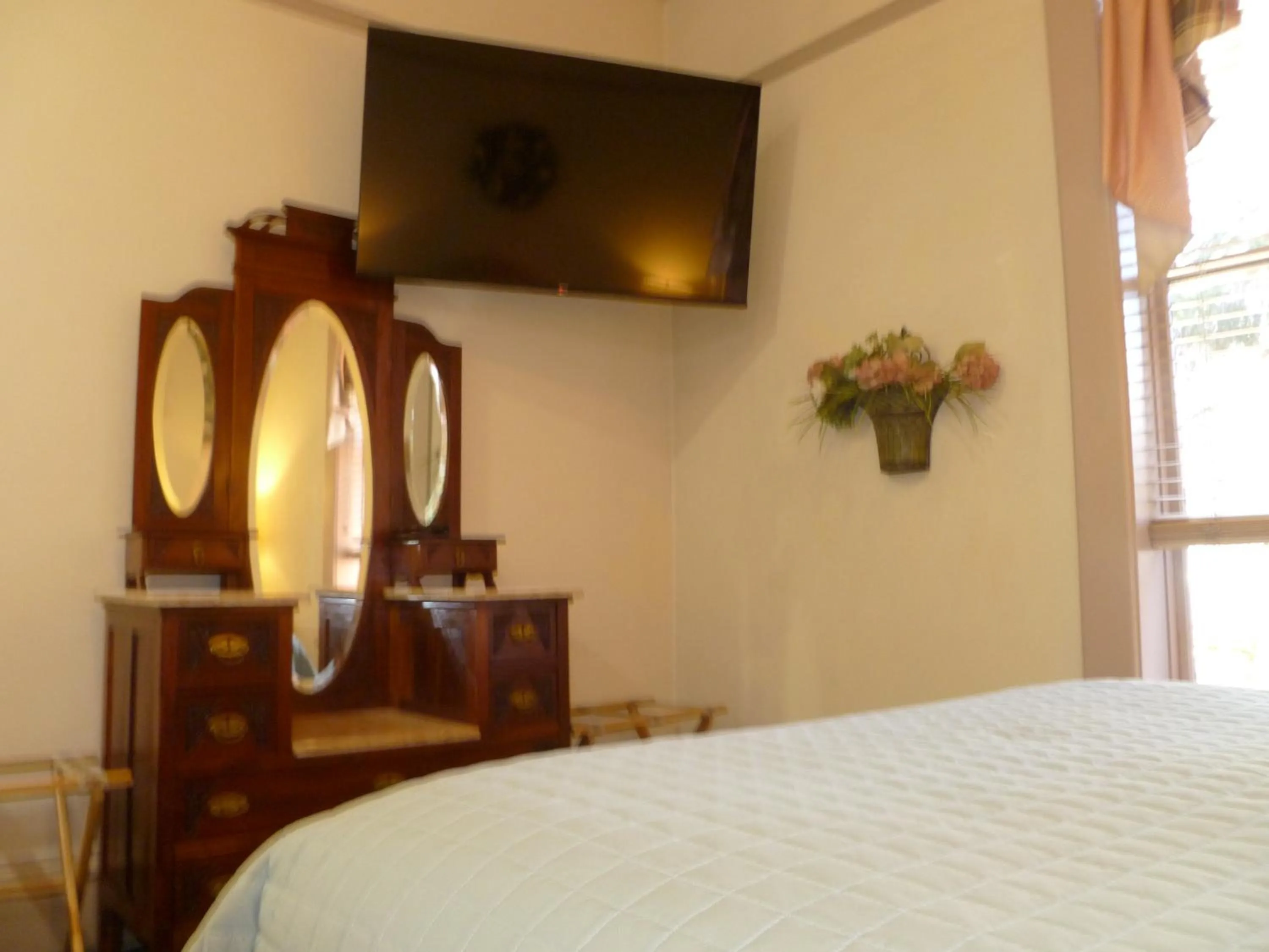 Bed in Hotel Planter