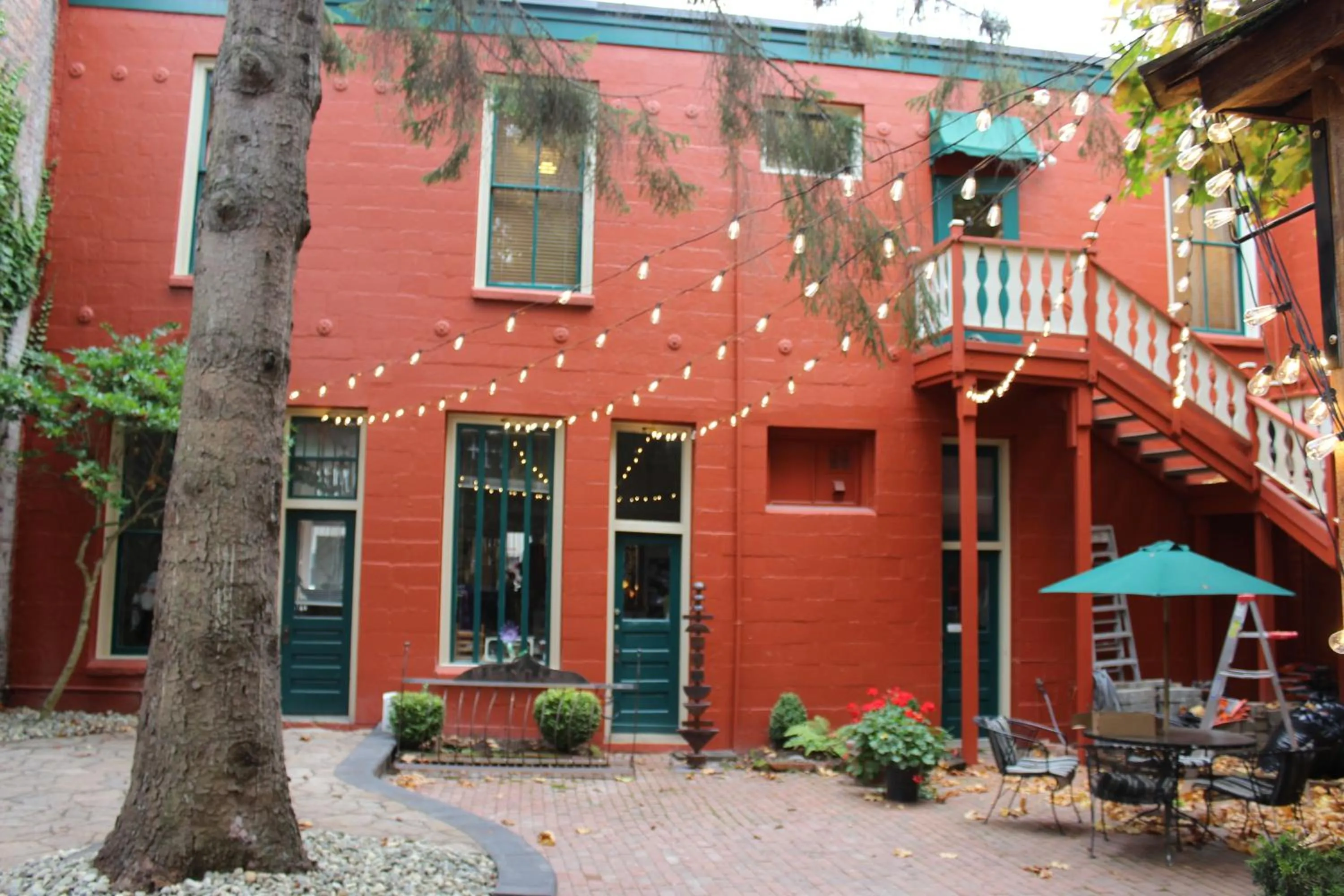 Property building in Hotel Planter