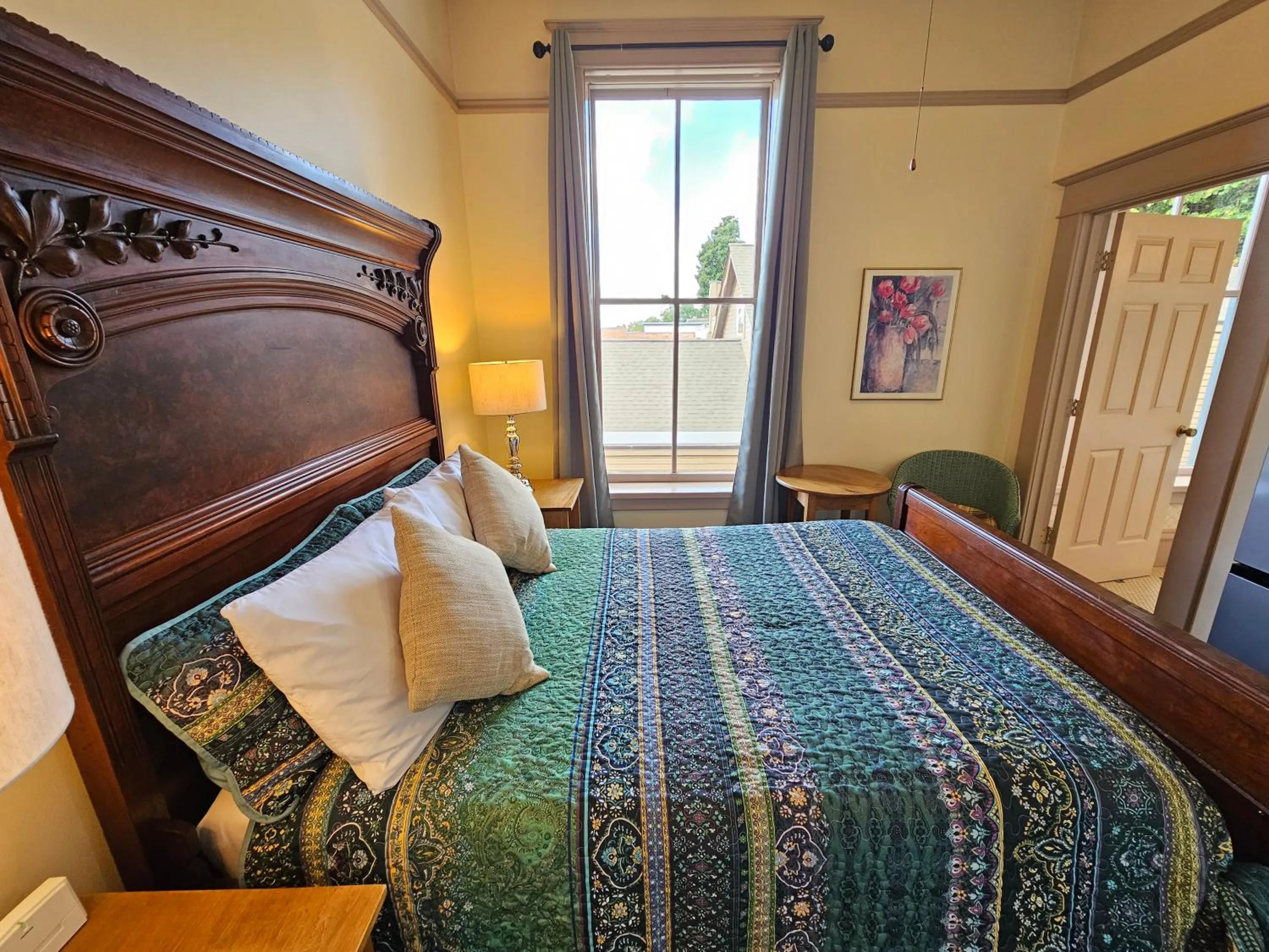 Bed in Hotel Planter