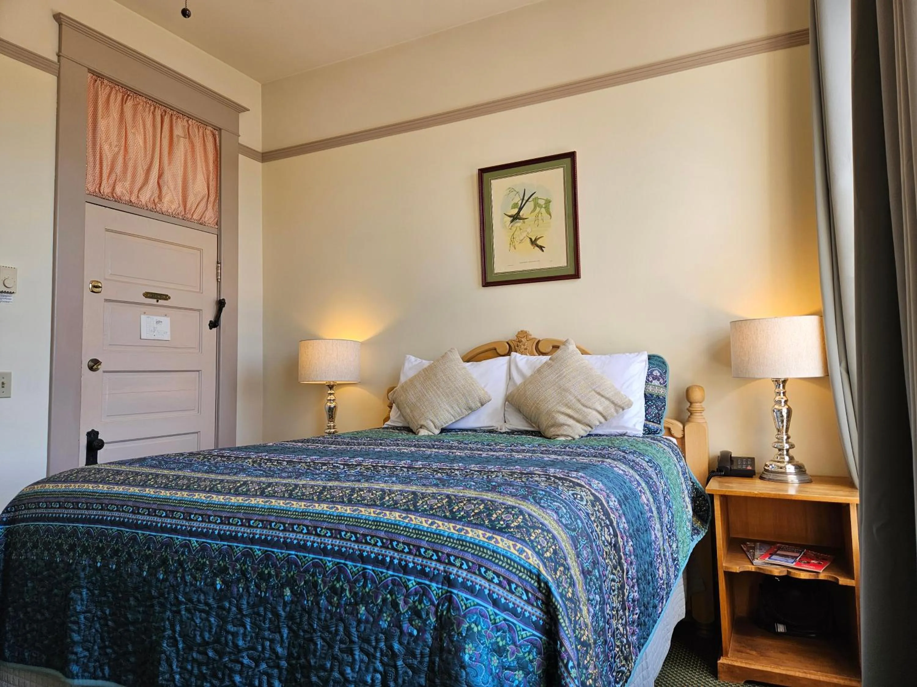 Bed in Hotel Planter