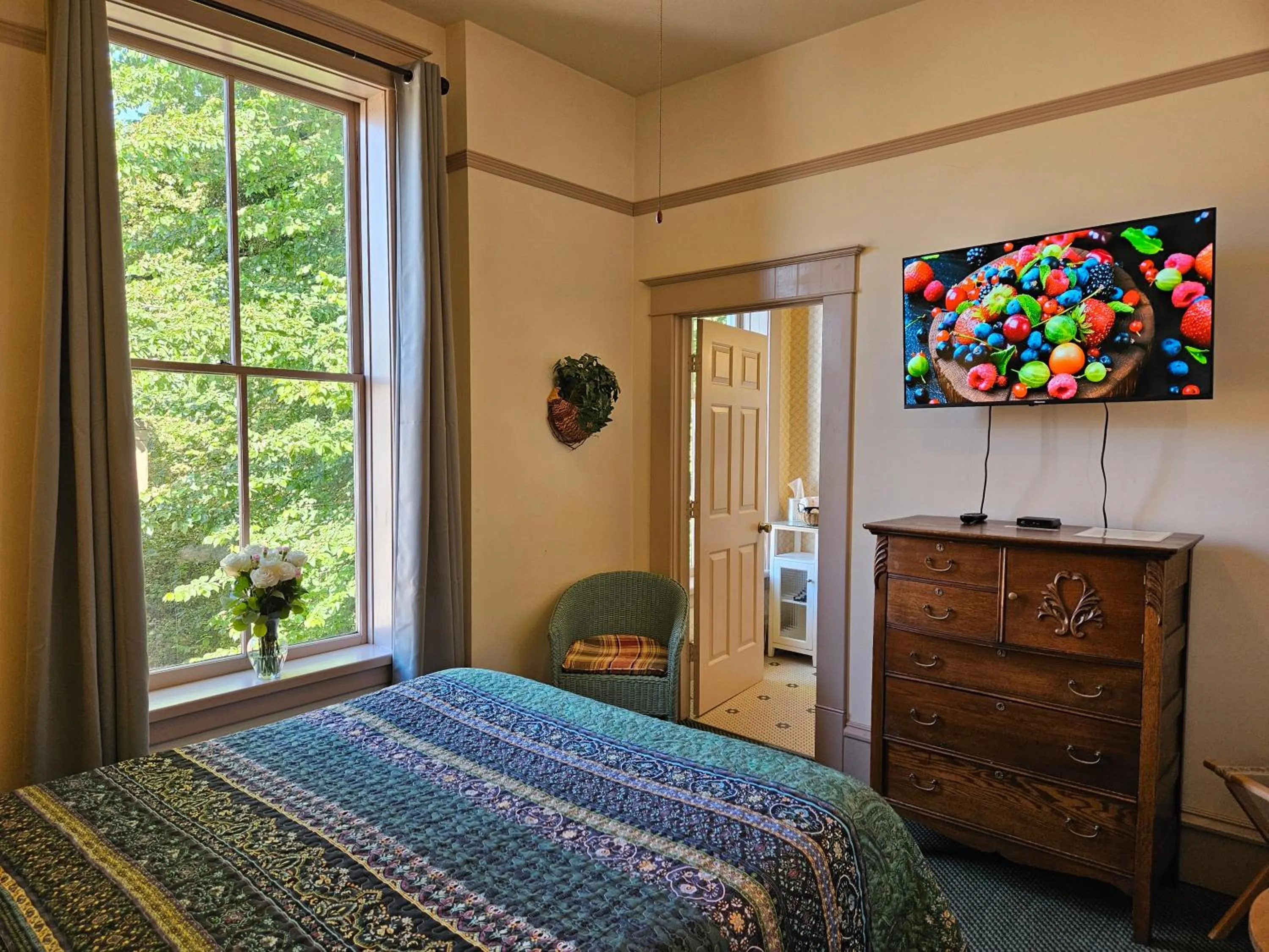 Bed in Hotel Planter