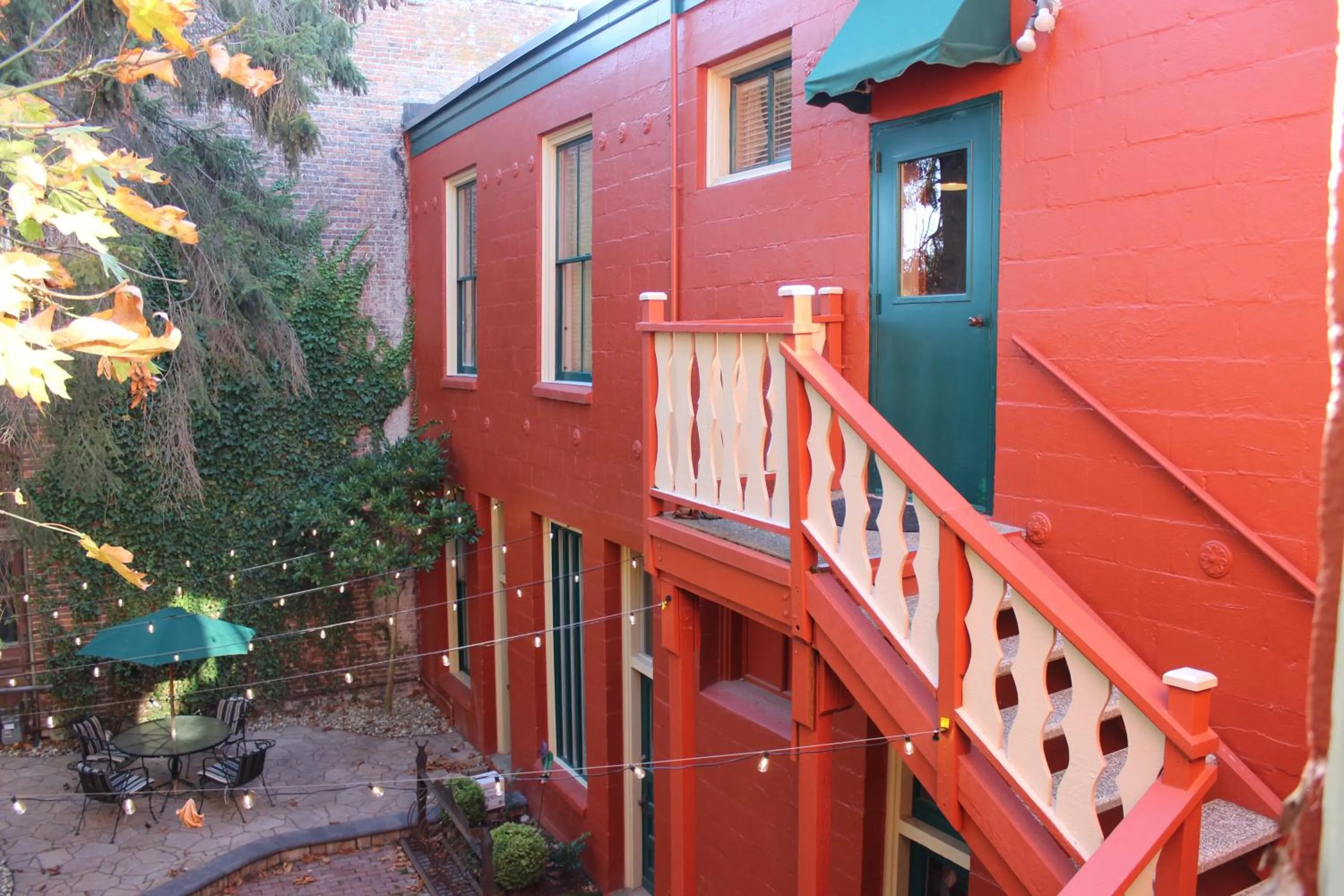 Property building in Hotel Planter